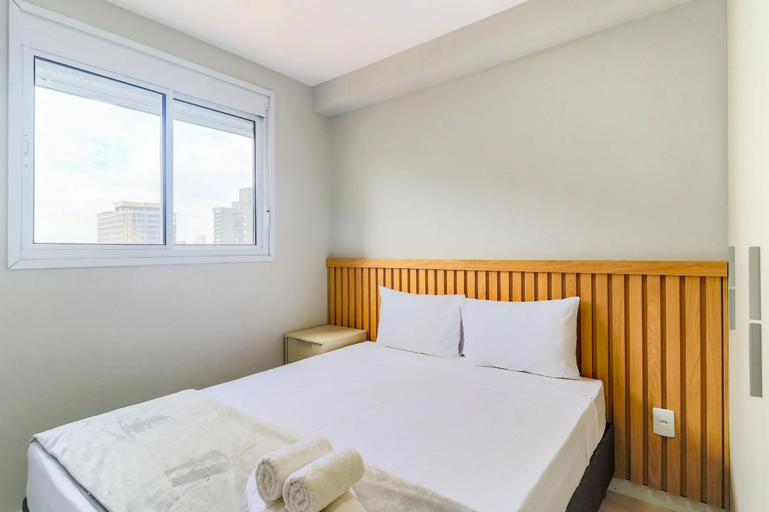 Bedroom, Bed in Composite Moema