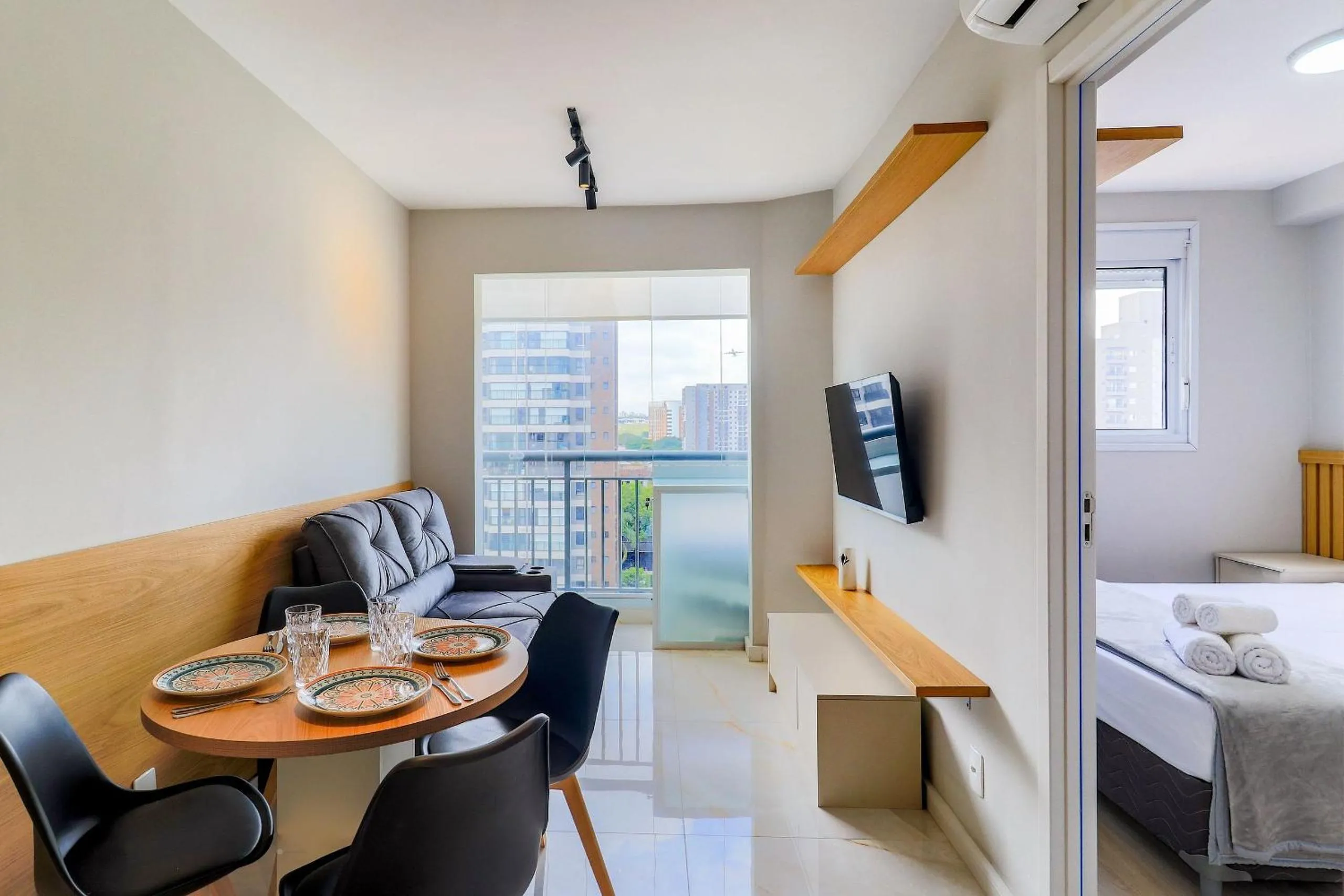 Living room, Bed in Composite Moema