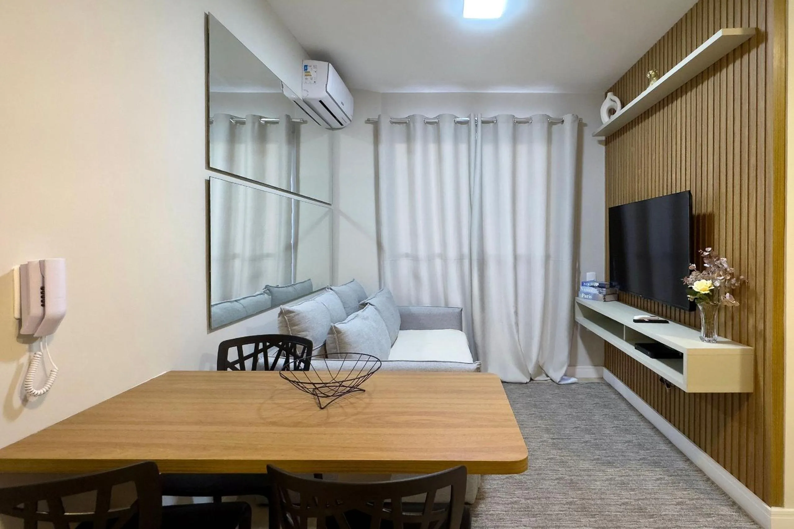 Living room in Composite Moema