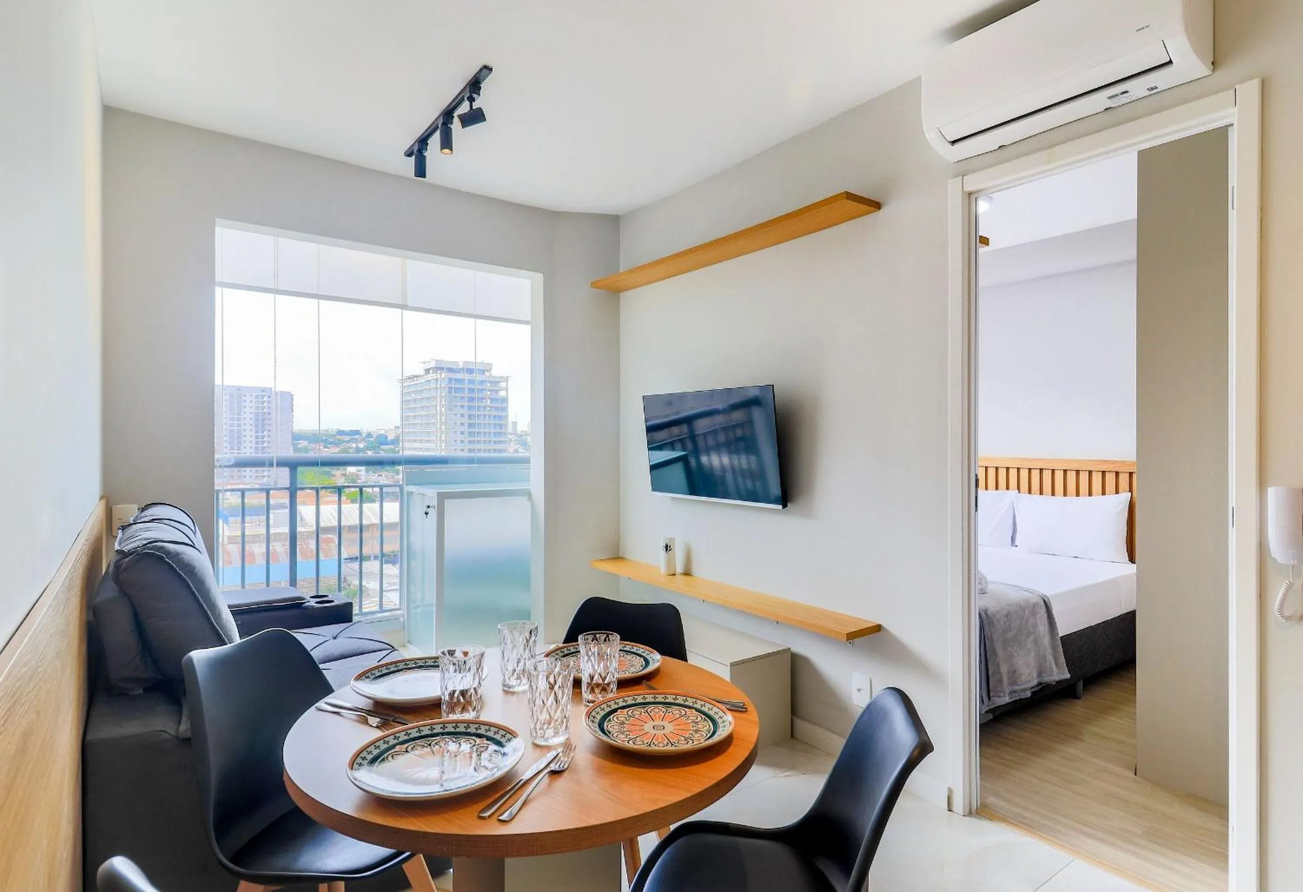 Living room, Bed in Composite Moema