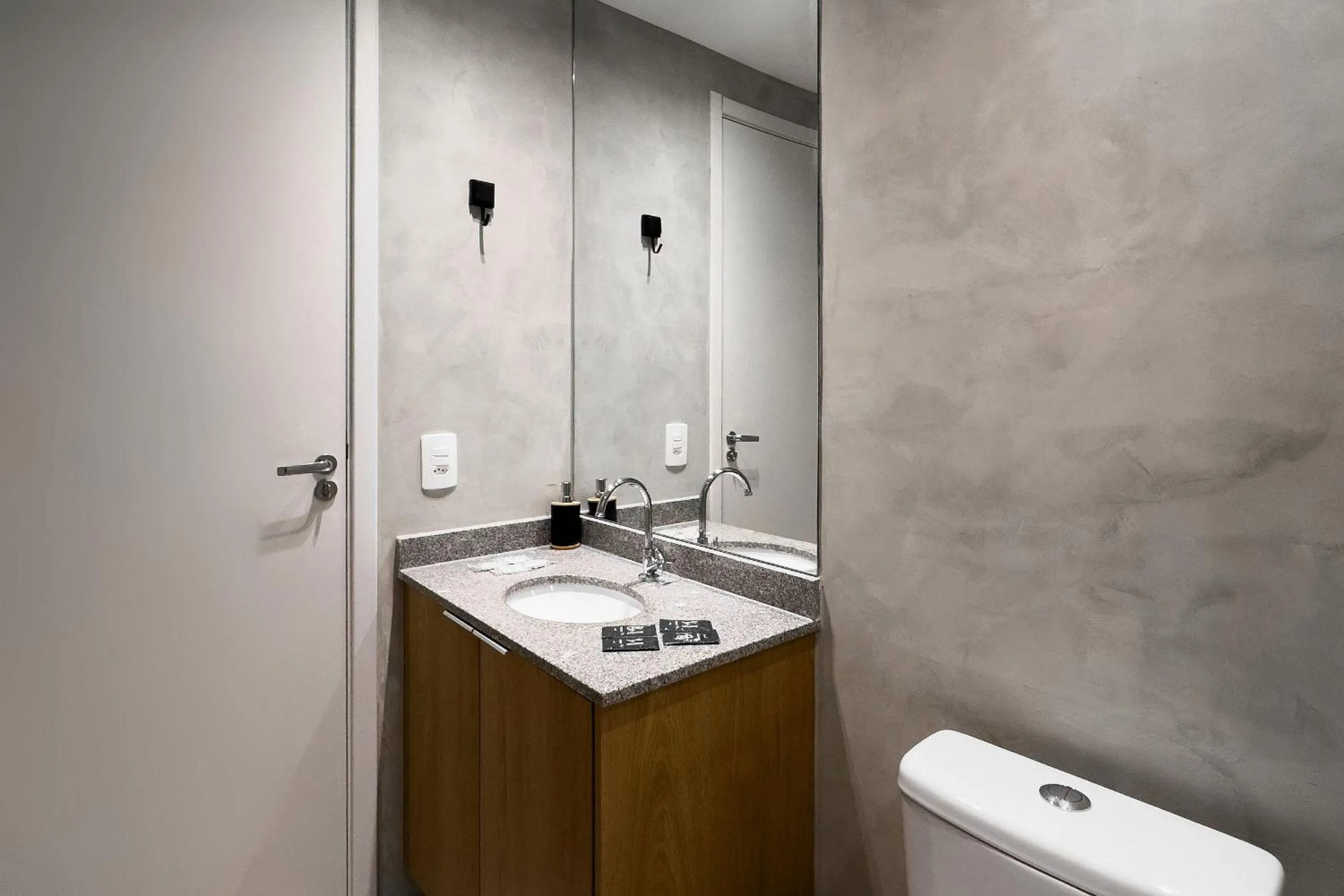 Toilet in Composite Moema