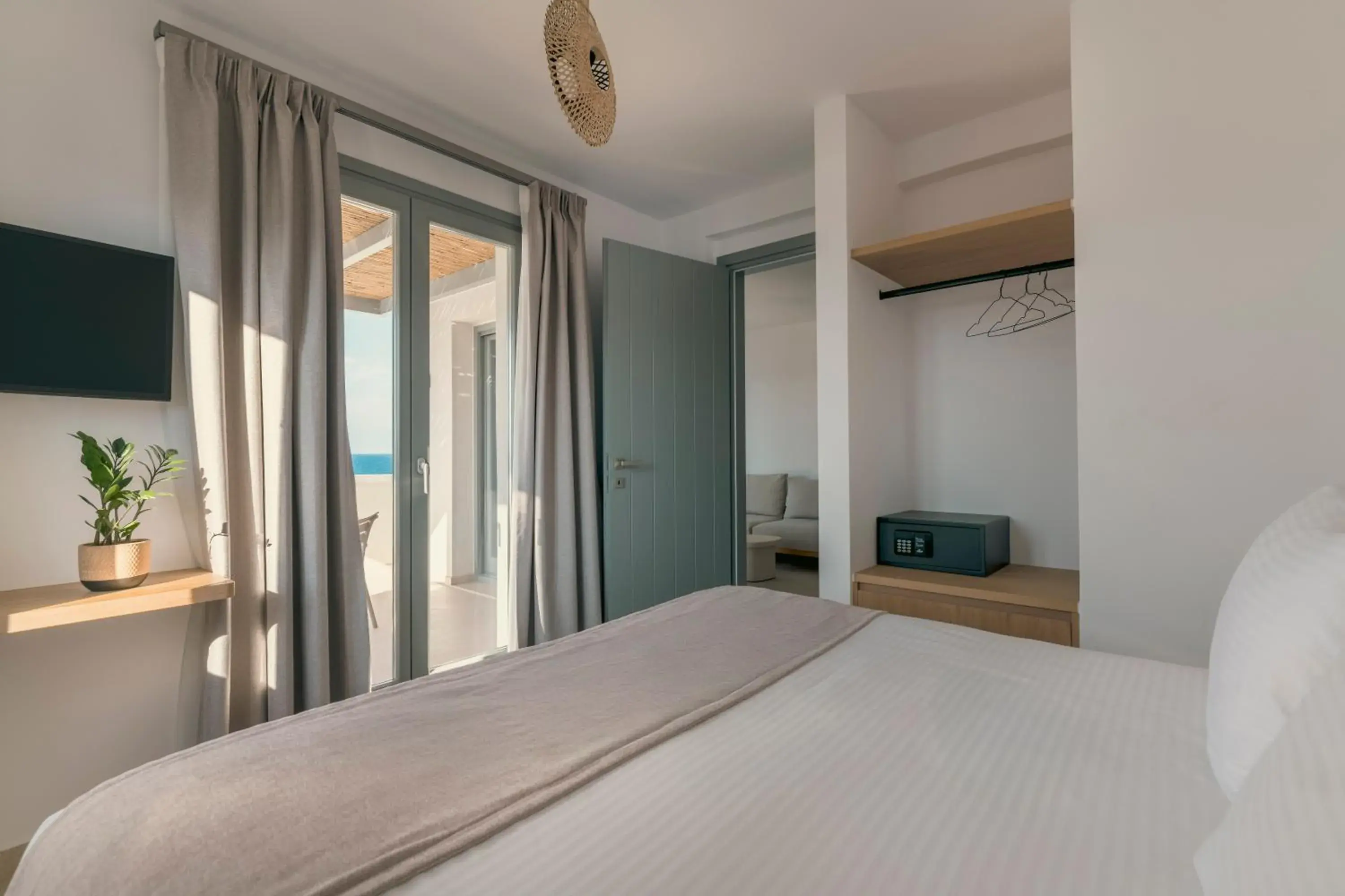 One-Bedroom Apartment with Sea View in La Maltese Central One-Bedroom Apartment with Sea View in La Maltese Central