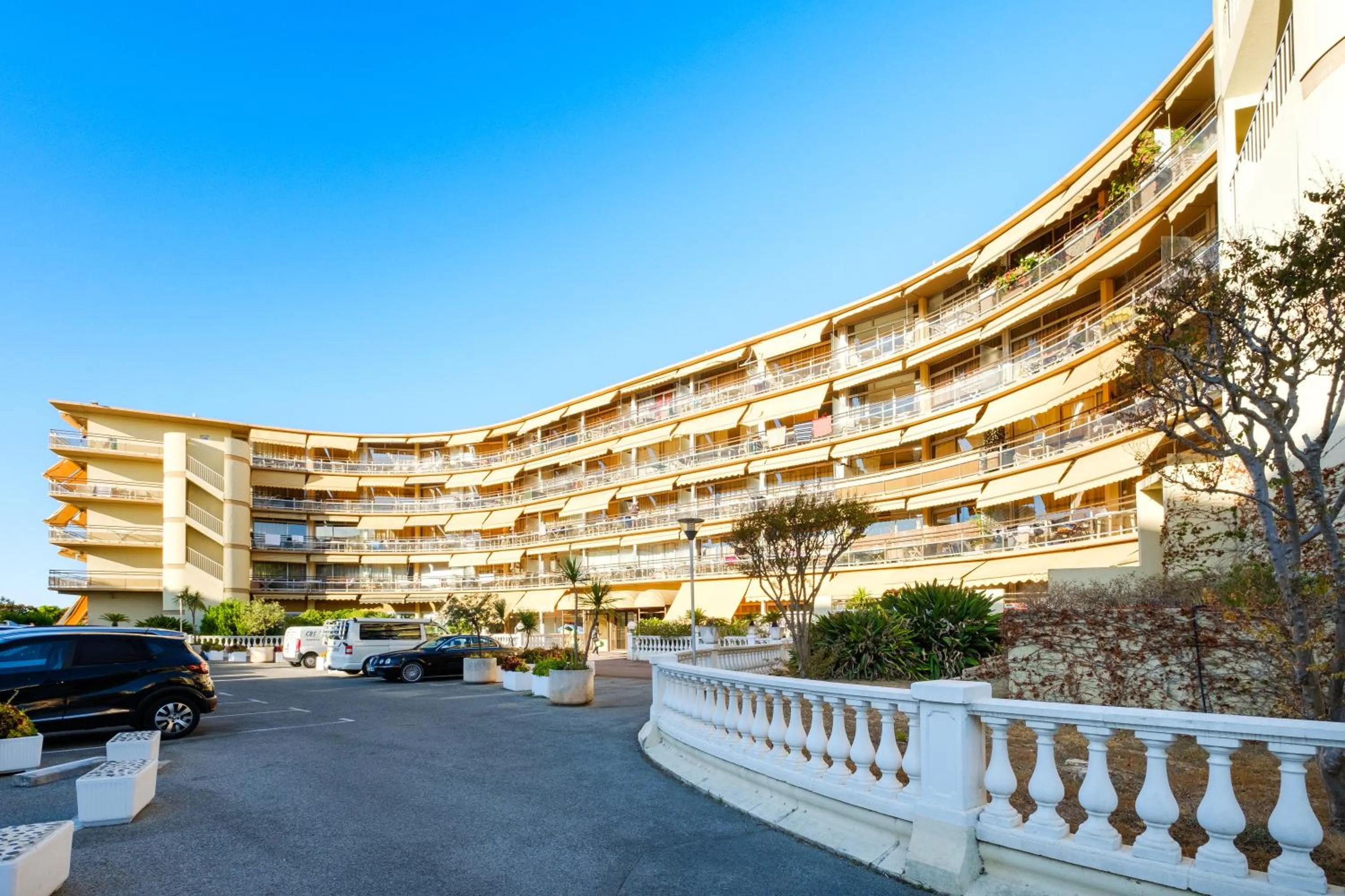 Property building in Résidence Héliotel Marine
