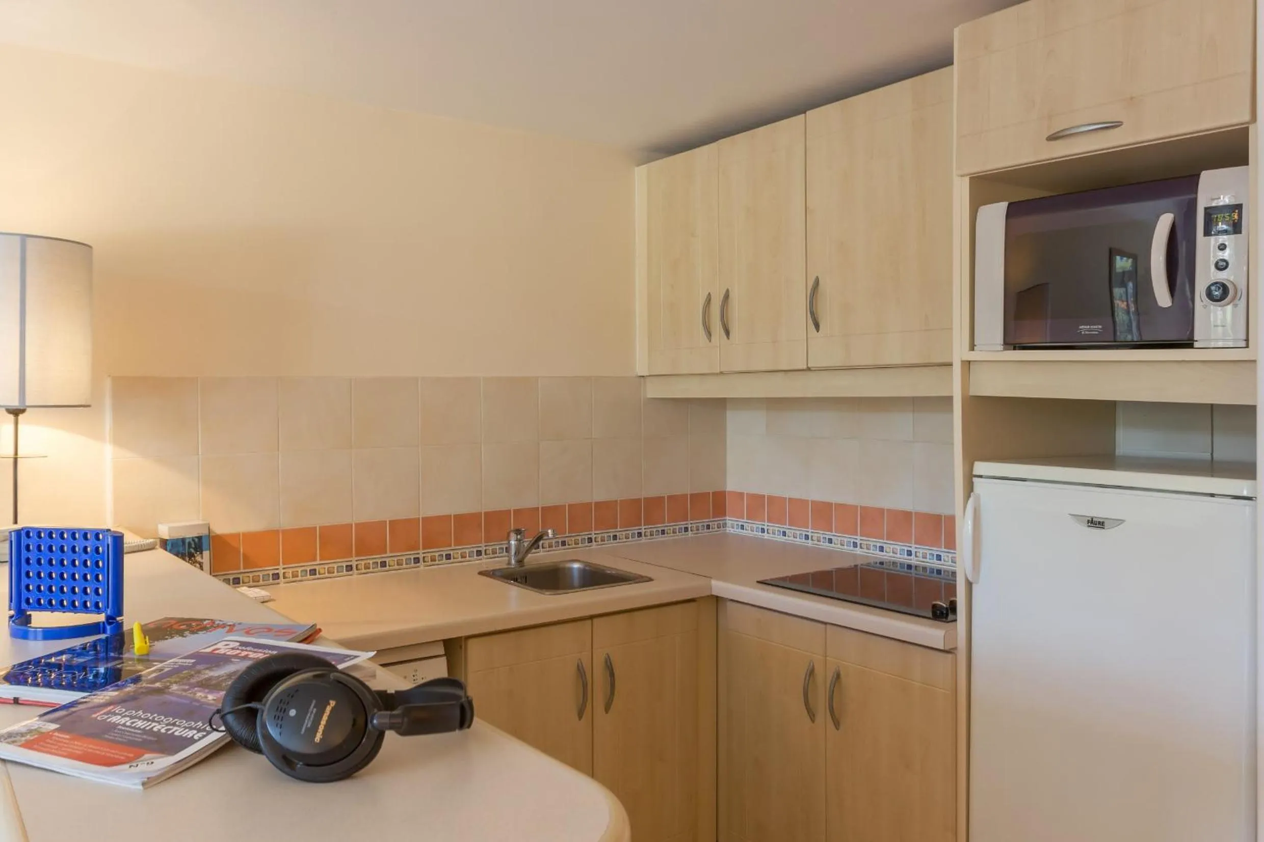 Kitchen or kitchenette in Résidence Héliotel Marine