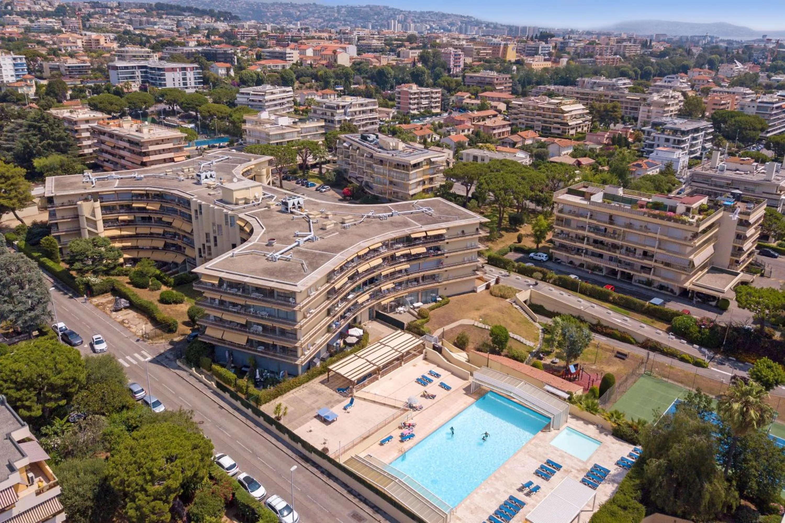 Property building in Résidence Héliotel Marine