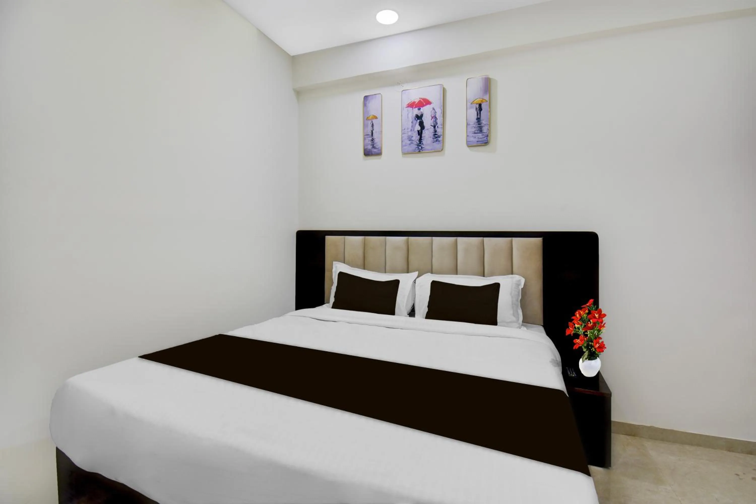 Townhouse Oak Sapphire Star Chappan Market