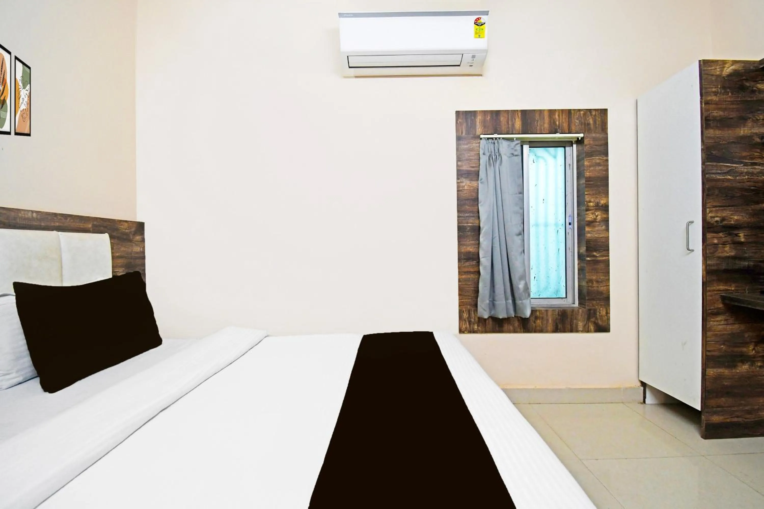 Bedroom, Bed in Collection O Gandhi Ghat Formerly Sai Resorts