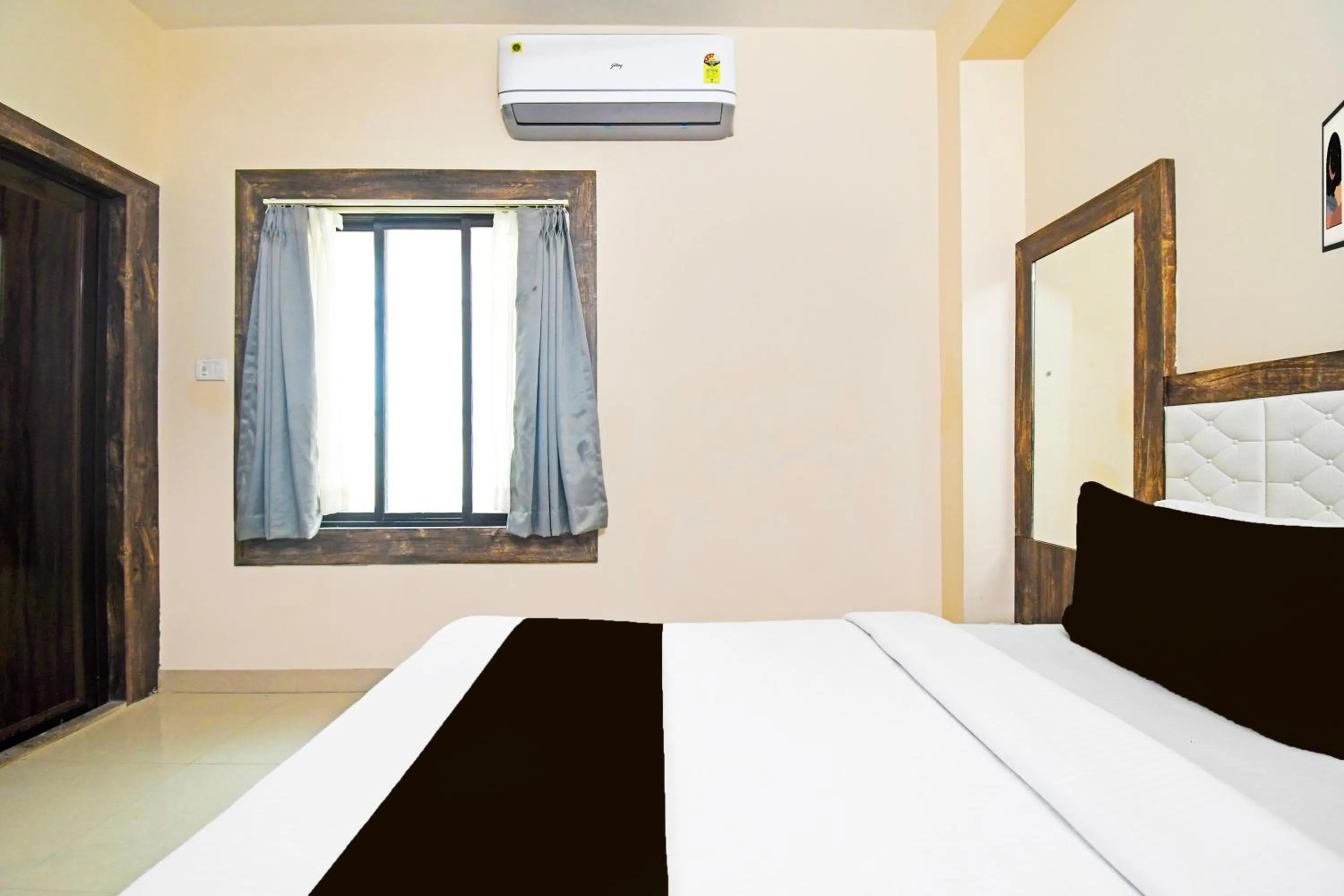 Bedroom, Bed in Collection O Gandhi Ghat Formerly Sai Resorts