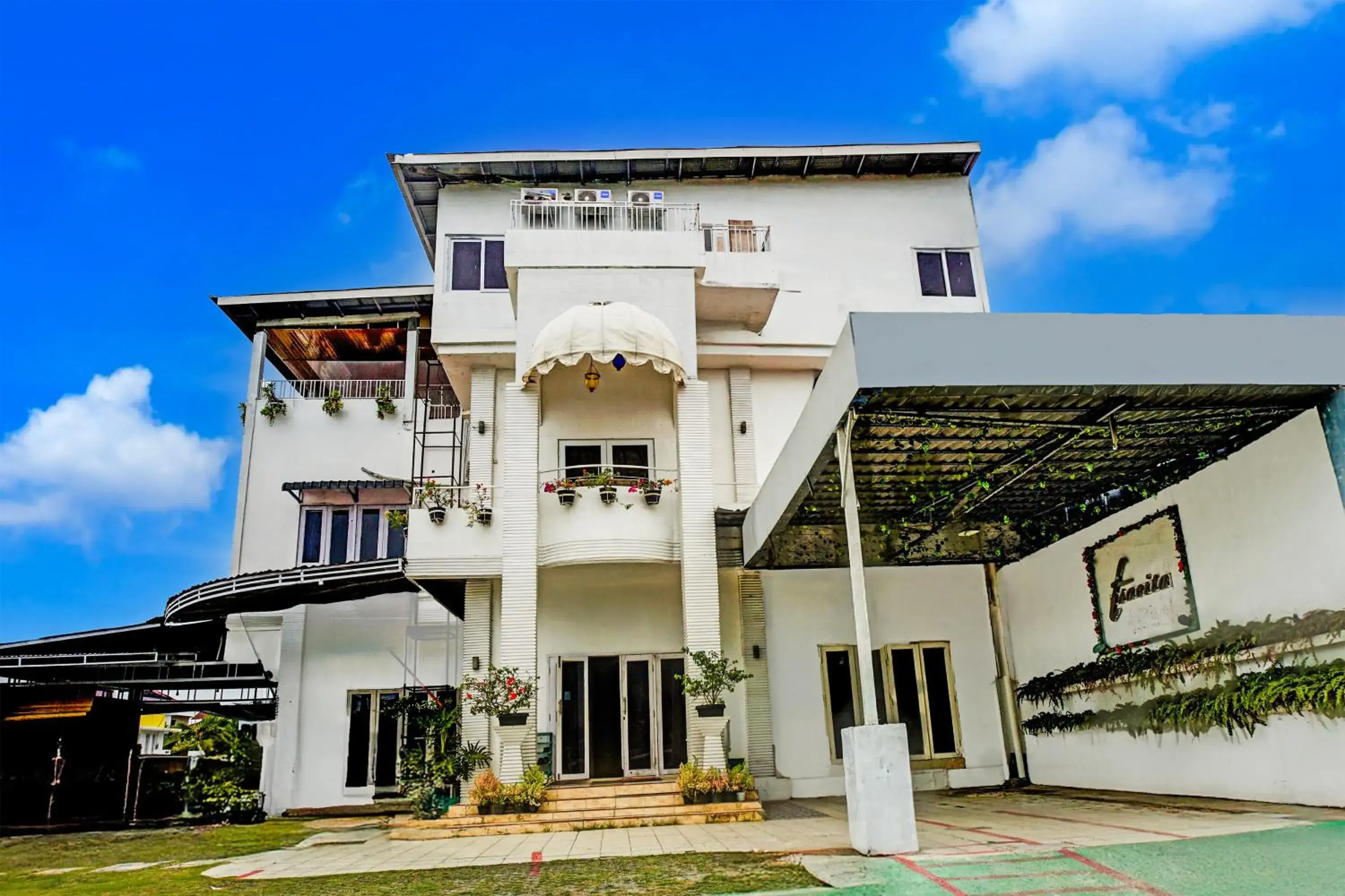 Hotel O Banda Aceh near Masjid Raya Baiturrahman formerly Wisma Tsacita Hotel O Banda Aceh near Masjid Raya Baiturrahman formerly Wisma Tsacita