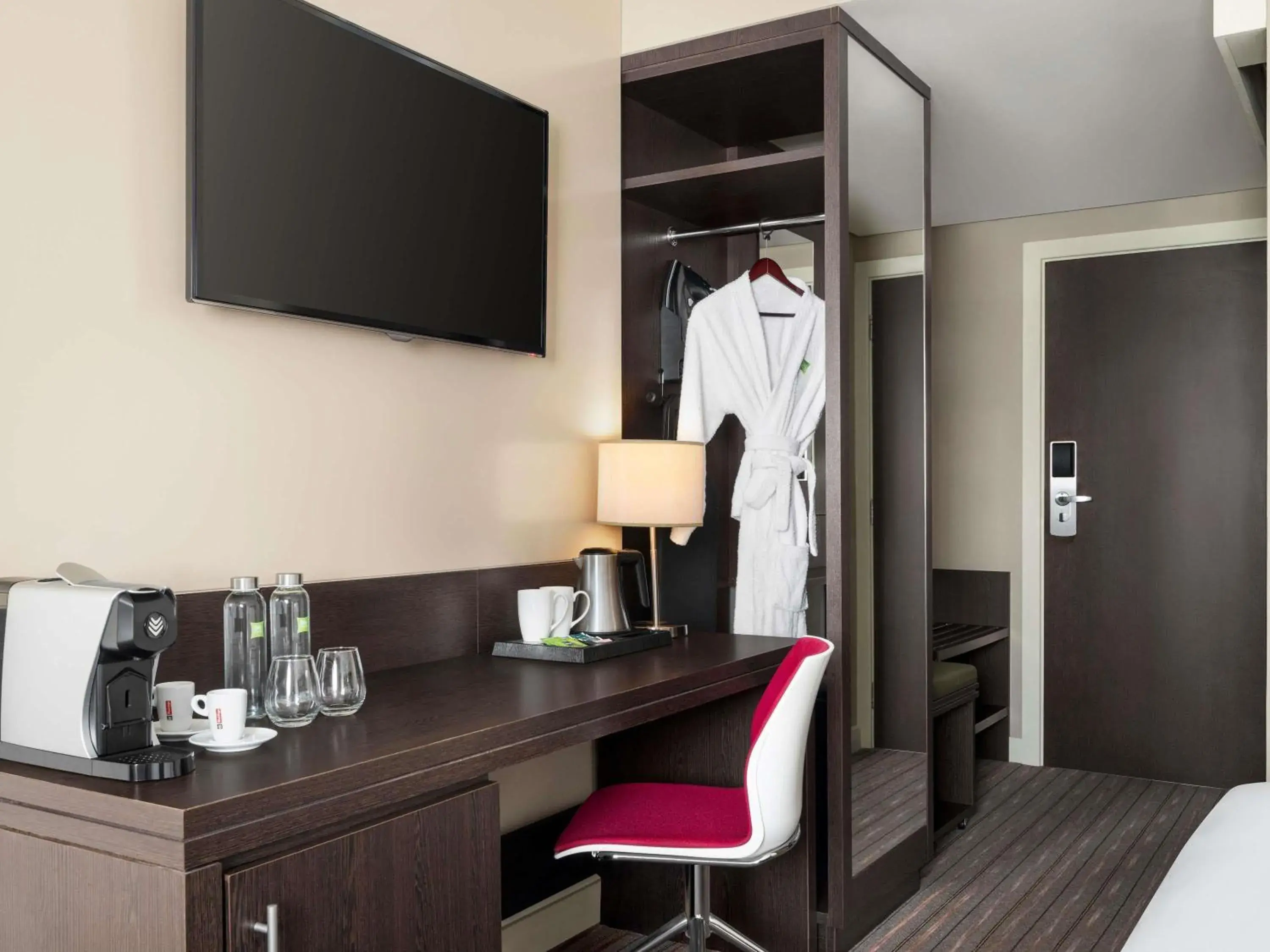 Superior Double Room in ibis Styles Sharjah Superior Double Room in ibis Styles Sharjah