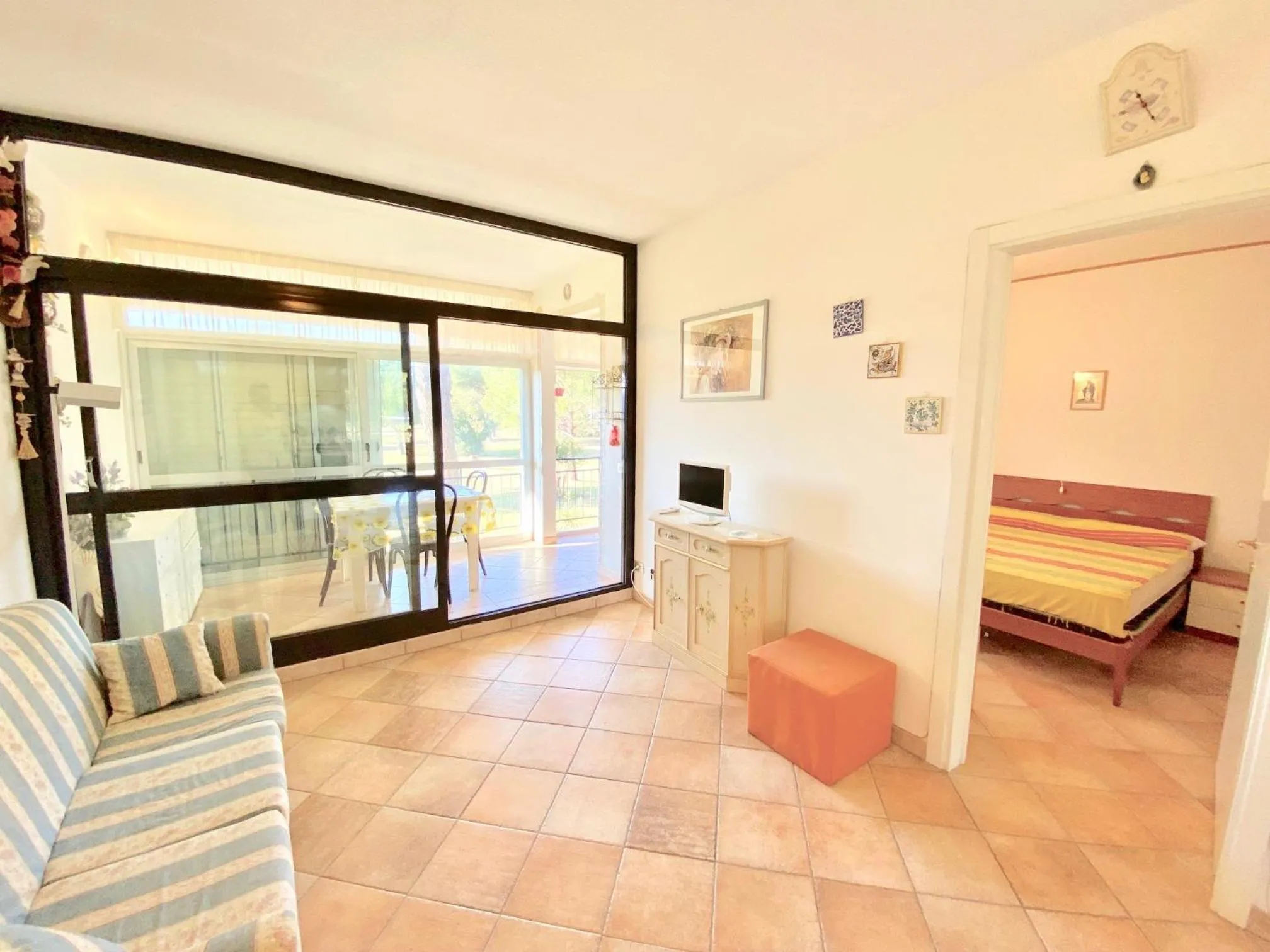 Living room, Bed in Apartments Via Dei Platani