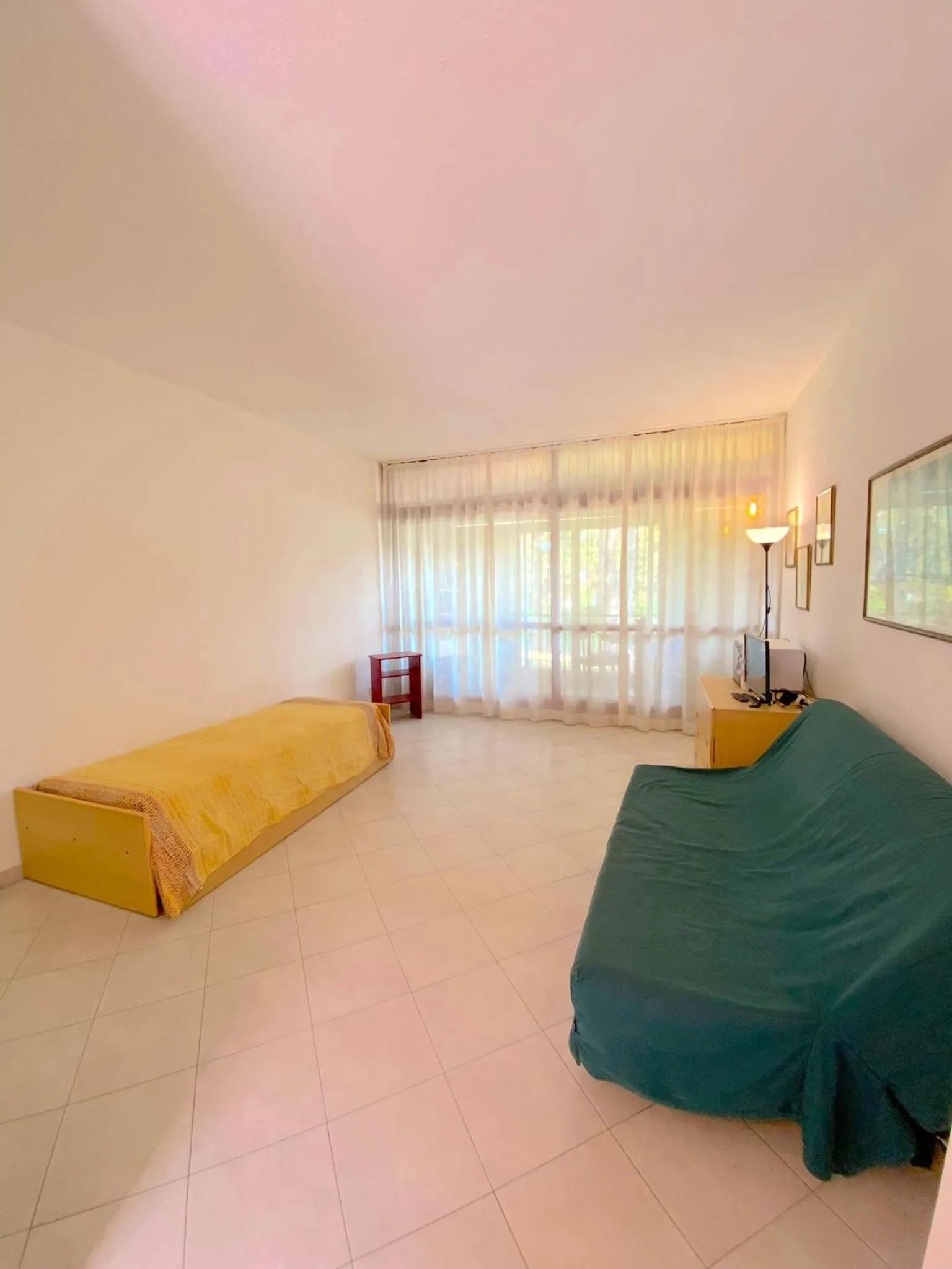 Living room, Bed in Apartments Via Dei Platani
