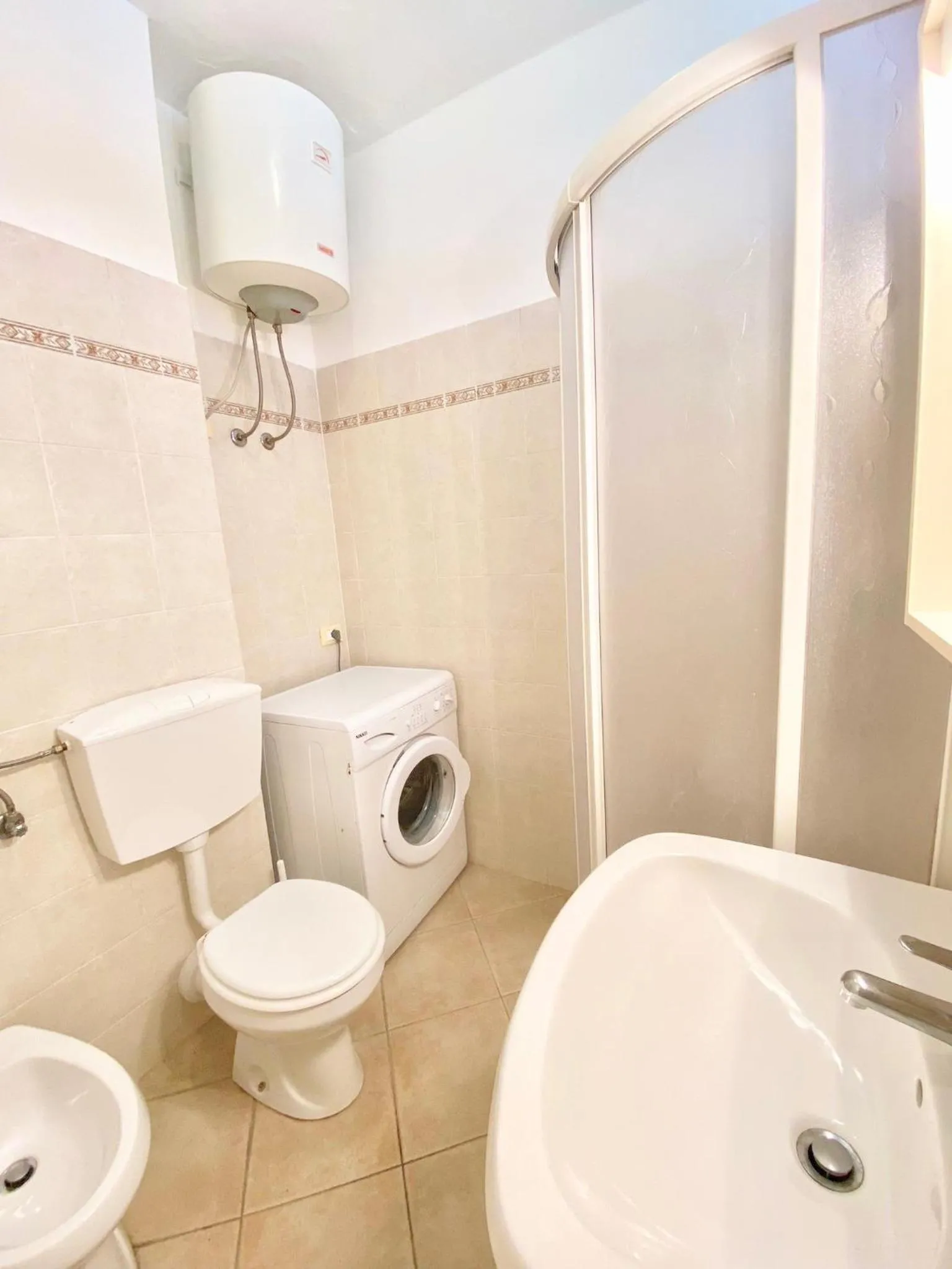 Bathroom in Apartments Via Dei Platani