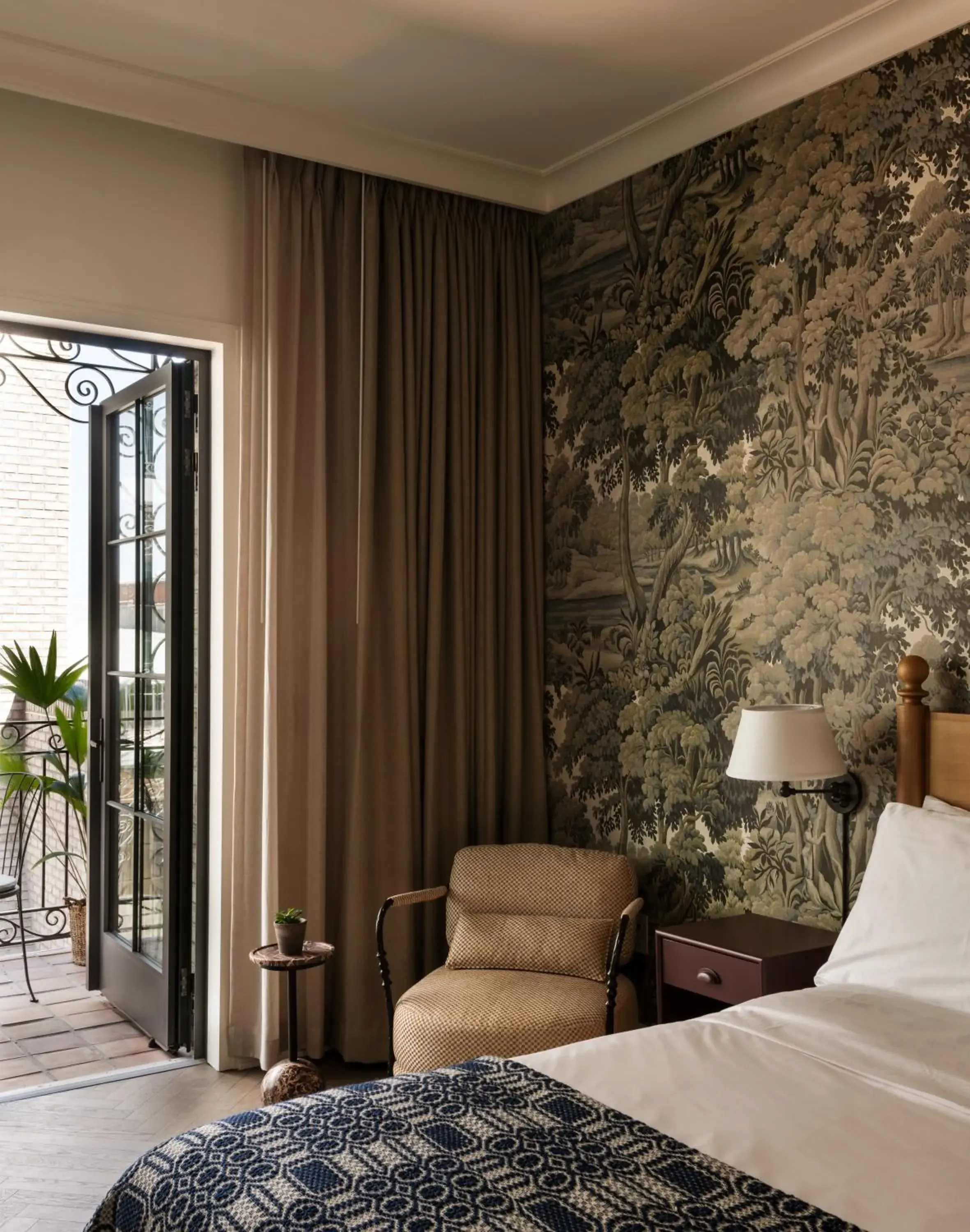 King Room with Balcony in The Nickel Hotel King Room with Balcony in The Nickel Hotel