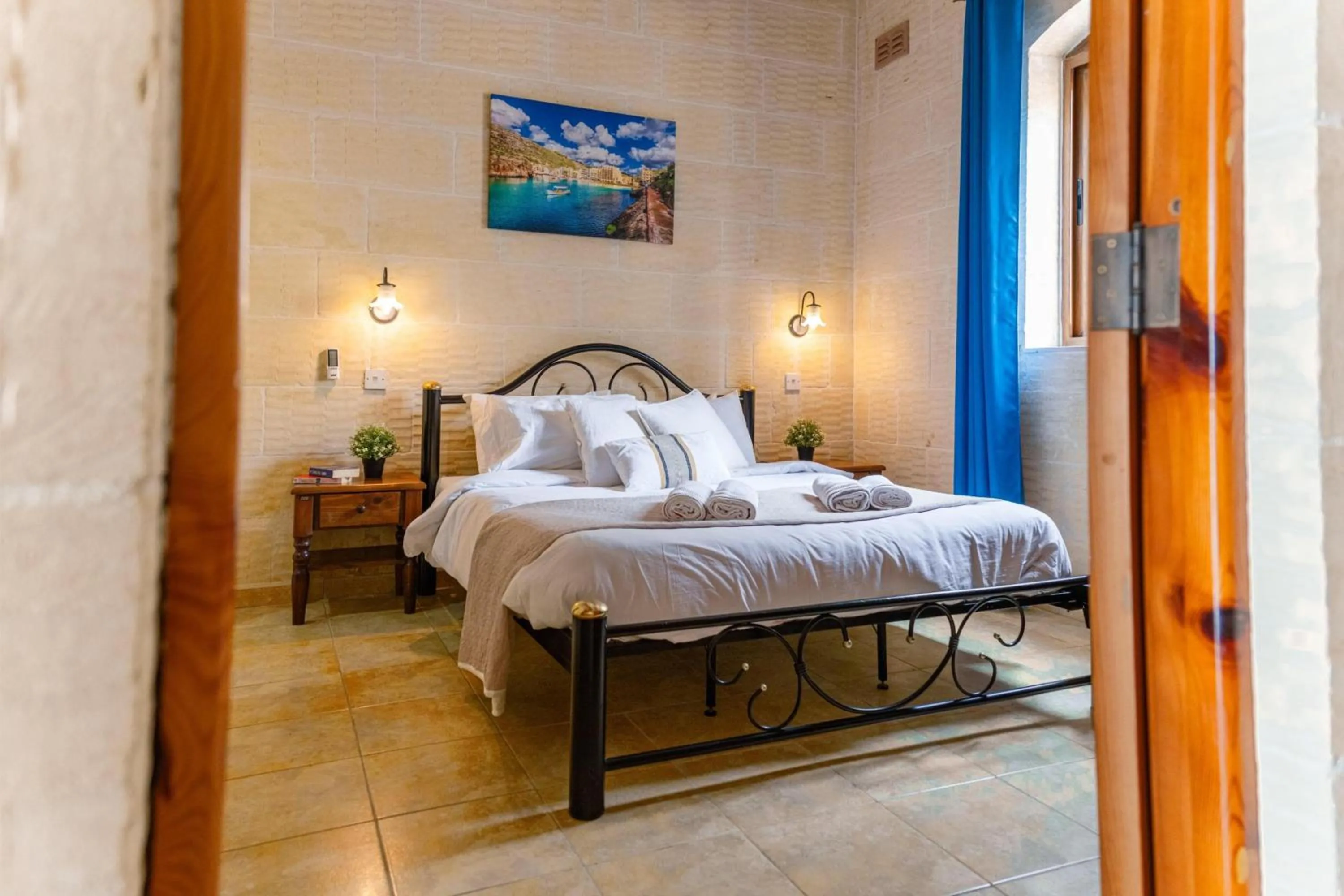 Ta Dora Sleeps 6 with Private Pool
