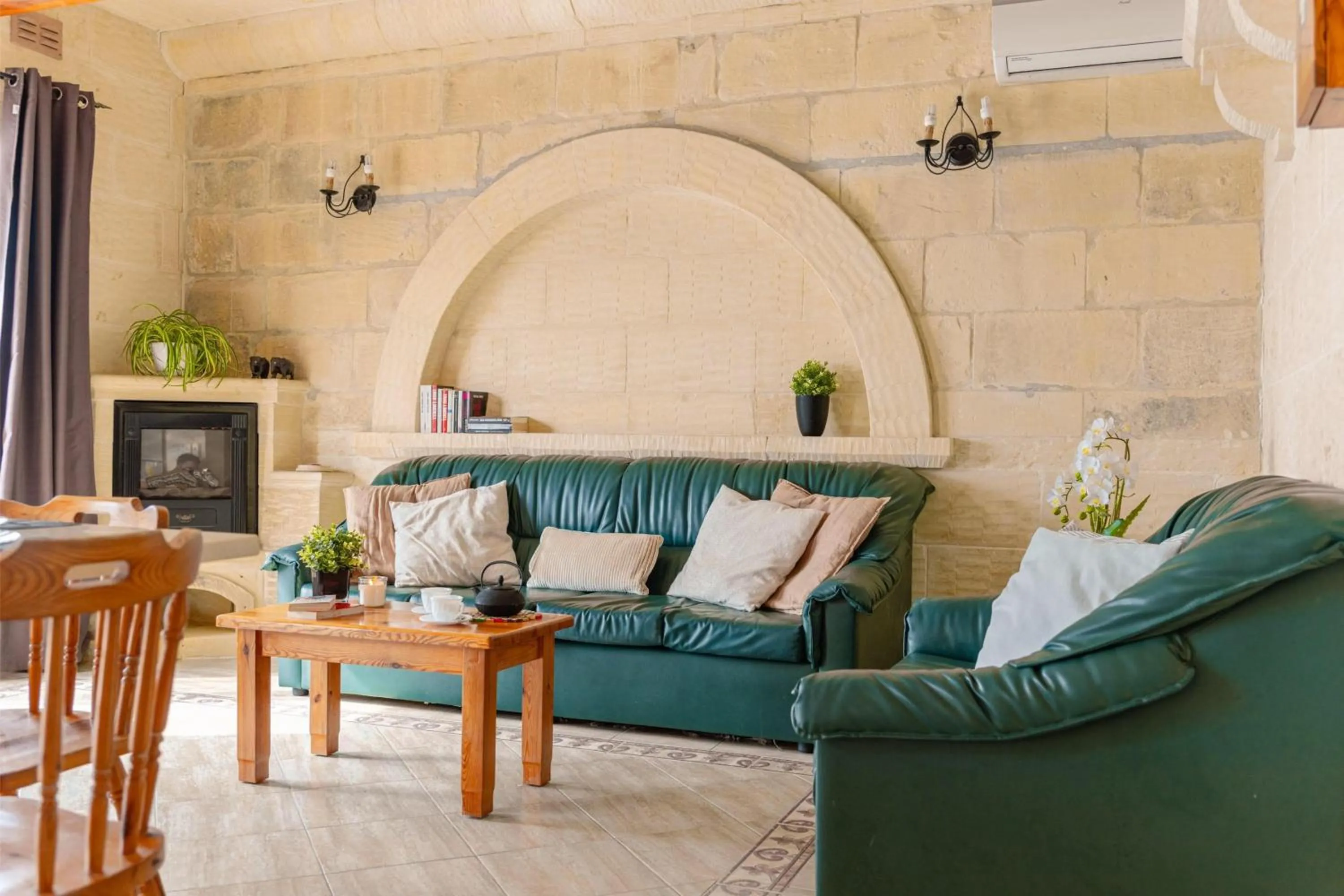 Ta Dora Sleeps 6 with Private Pool
