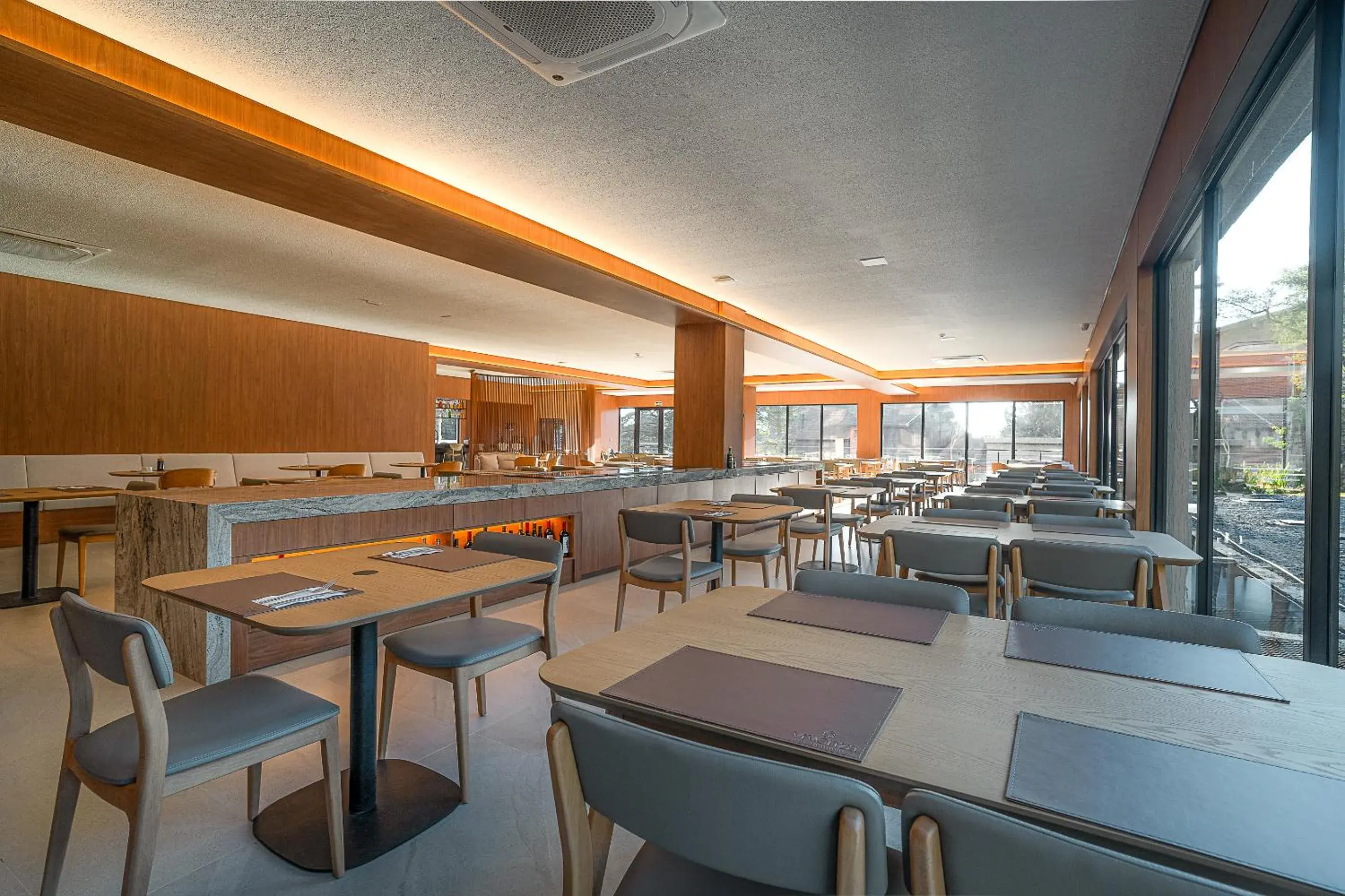 Restaurant/places to eat in Golden Tulip Canela OFICIAL Restaurant/places to eat in Golden Tulip Canela OFICIAL