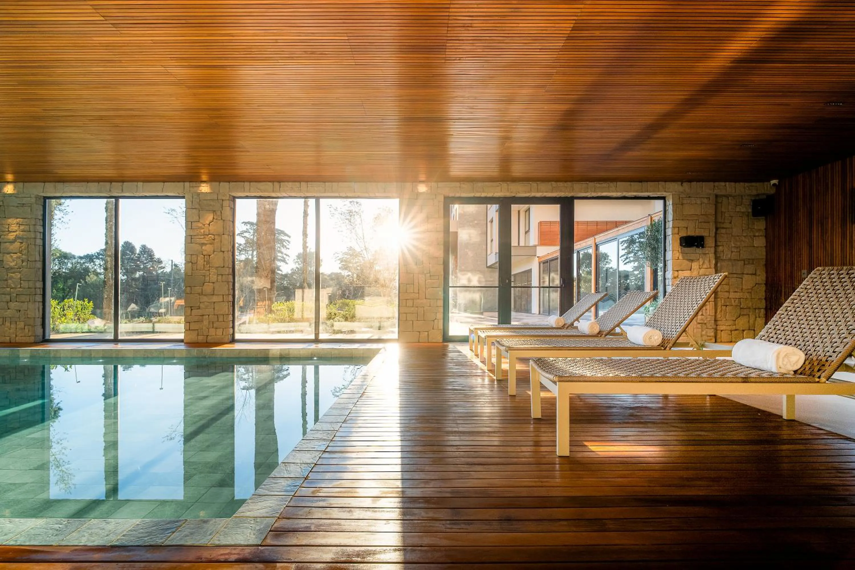 Swimming pool in Golden Tulip Canela OFICIAL