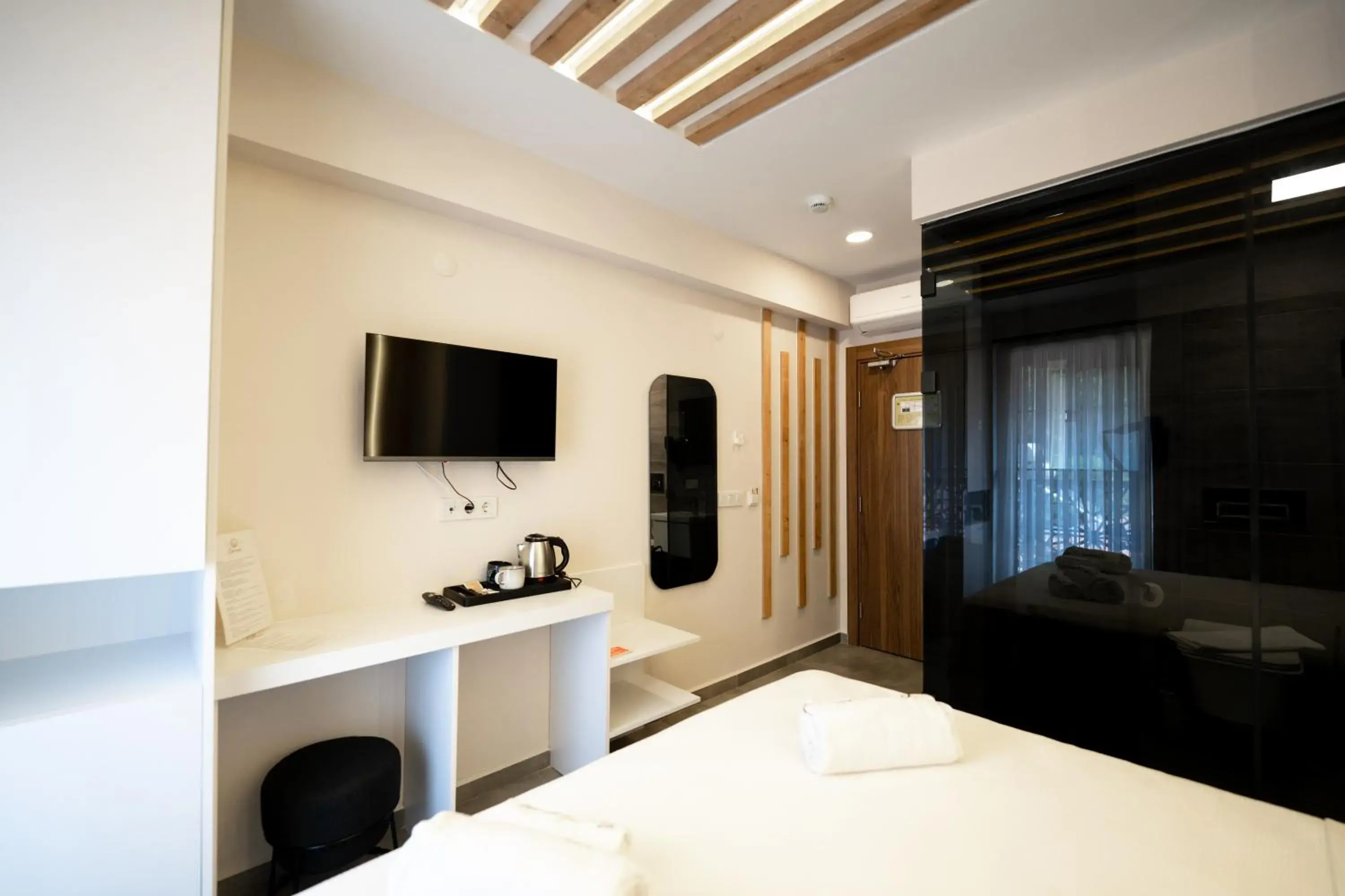 TV and multimedia, Bed in Dalyan Lorend Inn TV and multimedia, Bed in Dalyan Lorend Inn