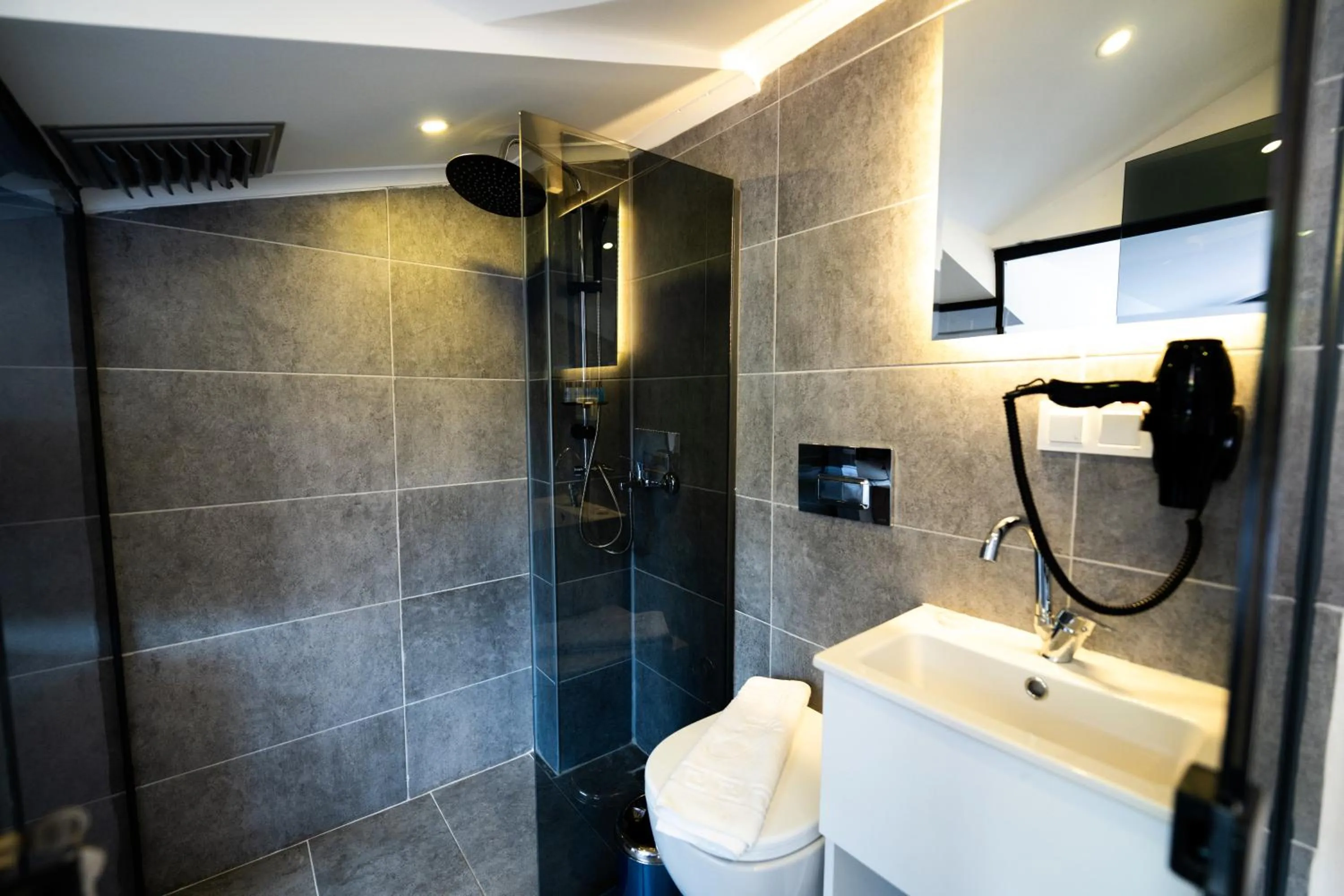 Shower in Dalyan Lorend Inn