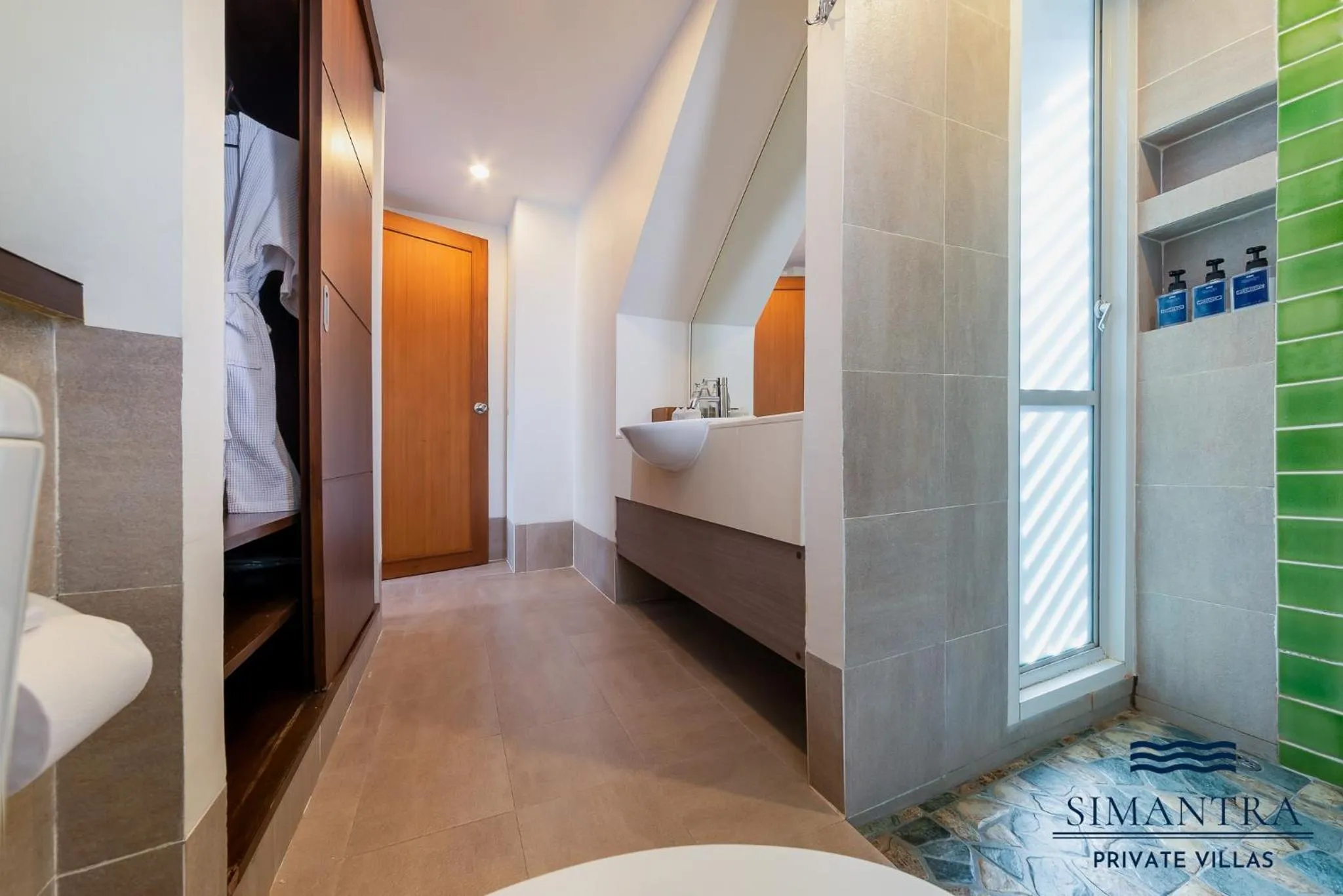 Bathroom, Bed in Simantra Private Villas