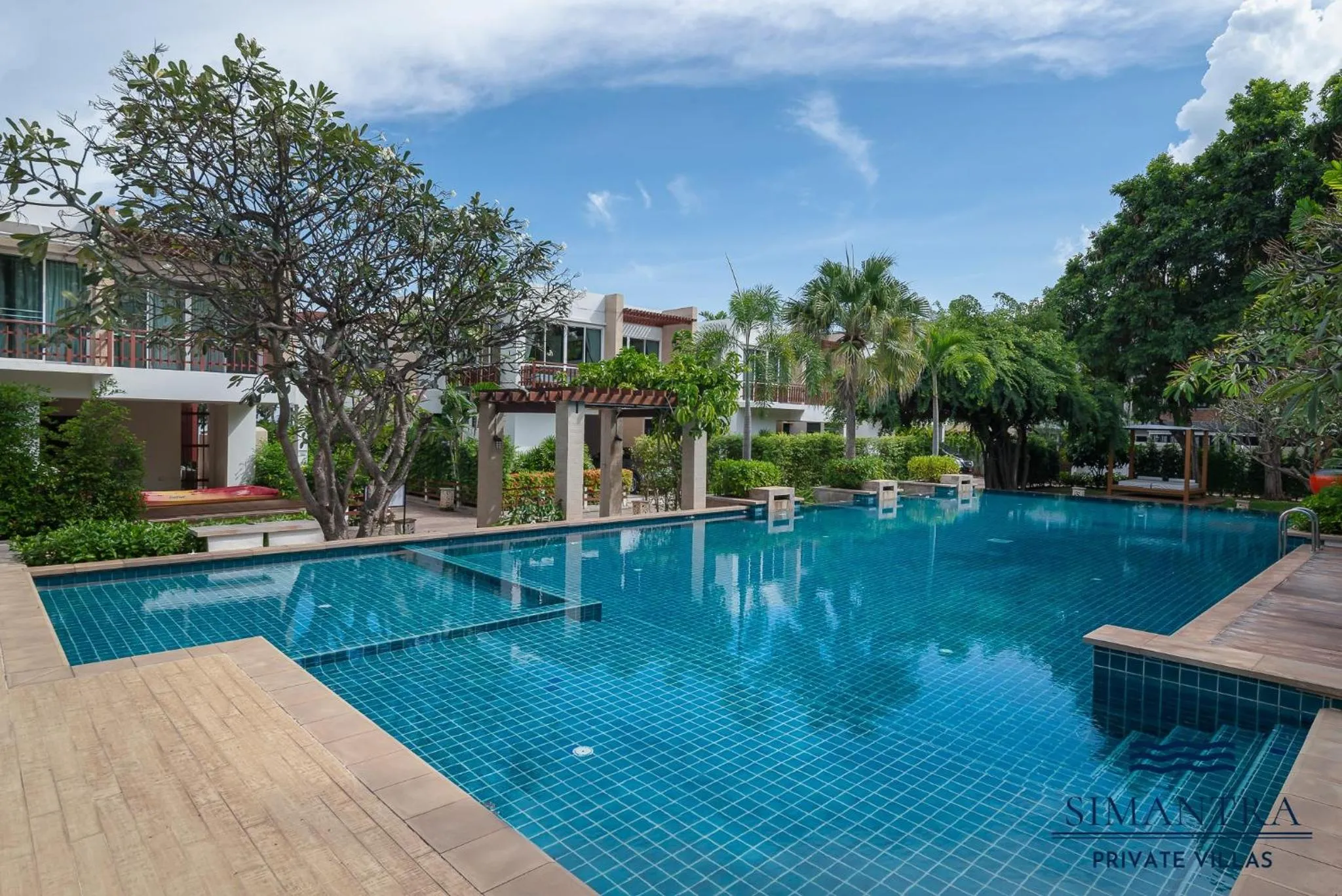 Swimming pool in Simantra Private Villas