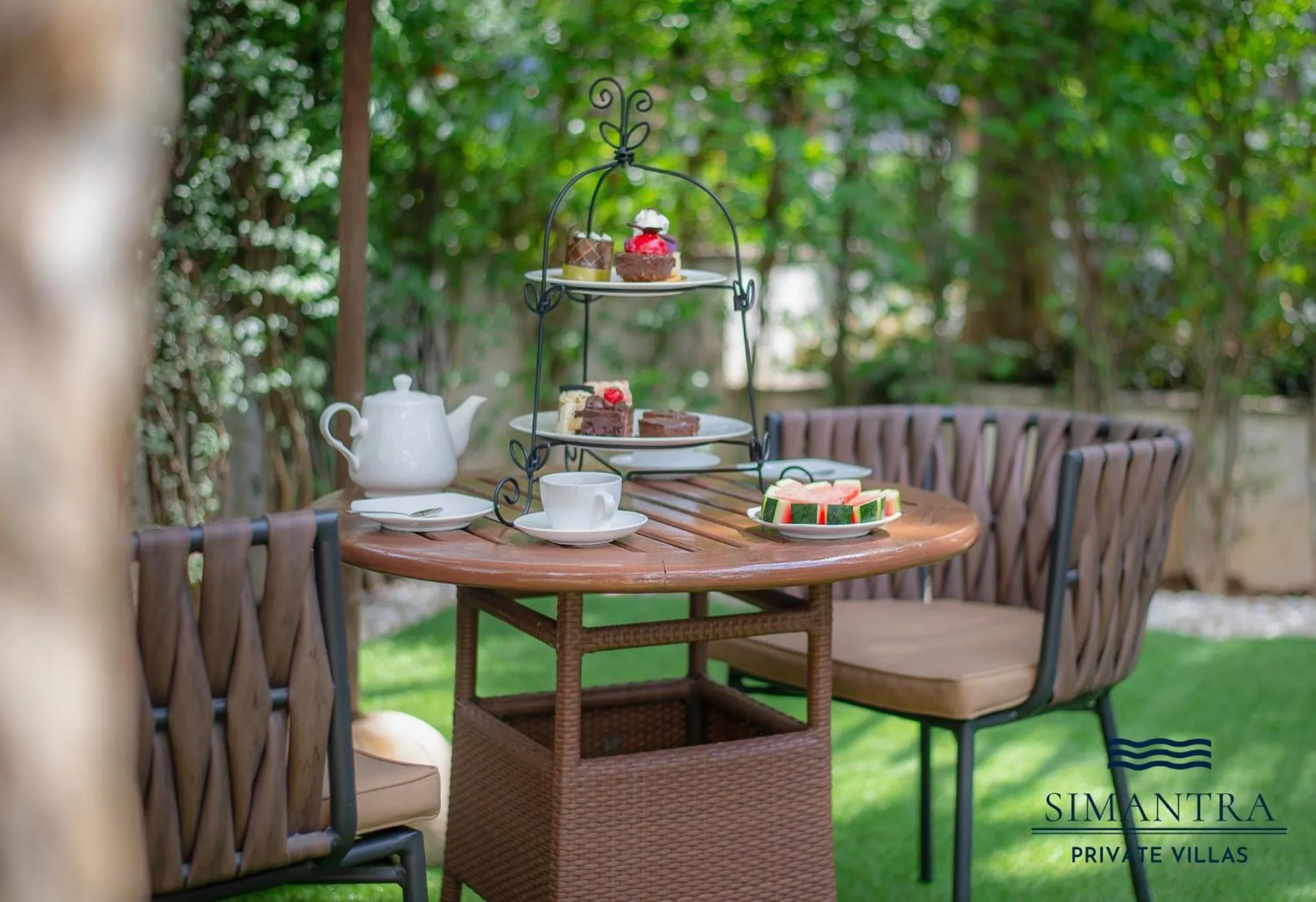 Restaurant/places to eat in Simantra Private Villas