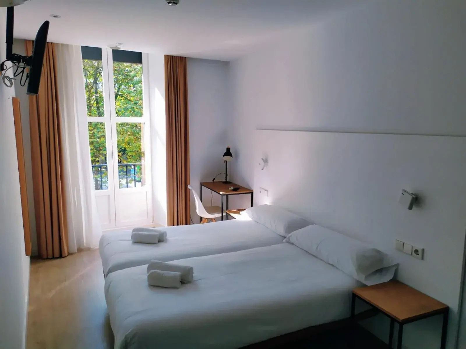 Twin Room with Balcony in Pensión Sarriegi Twin Room with Balcony in Pensión Sarriegi