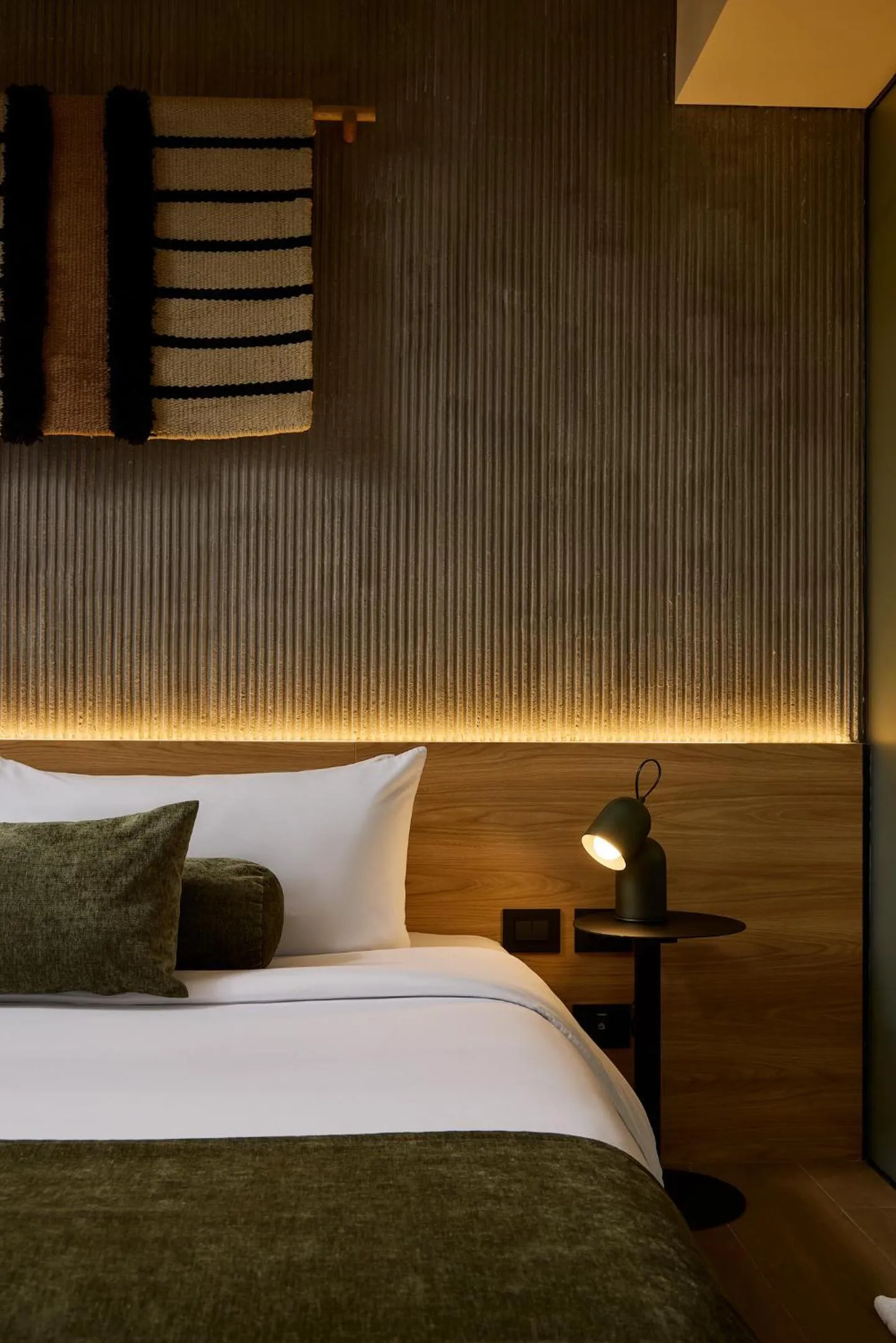 Bed in Hunters Hotel by Jalo