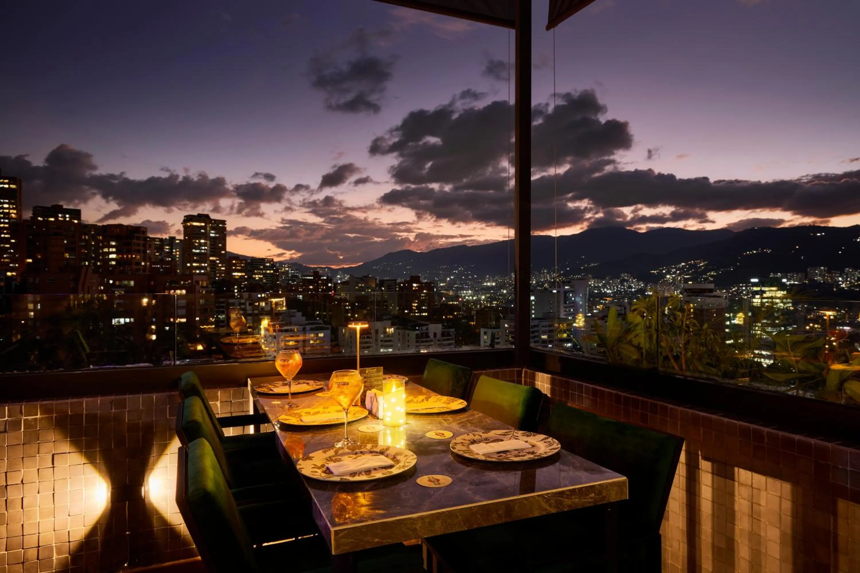 Night in Hunters Hotel by Jalo