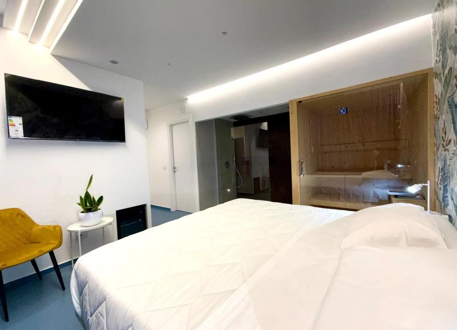 Sauna, Bed in International Resort