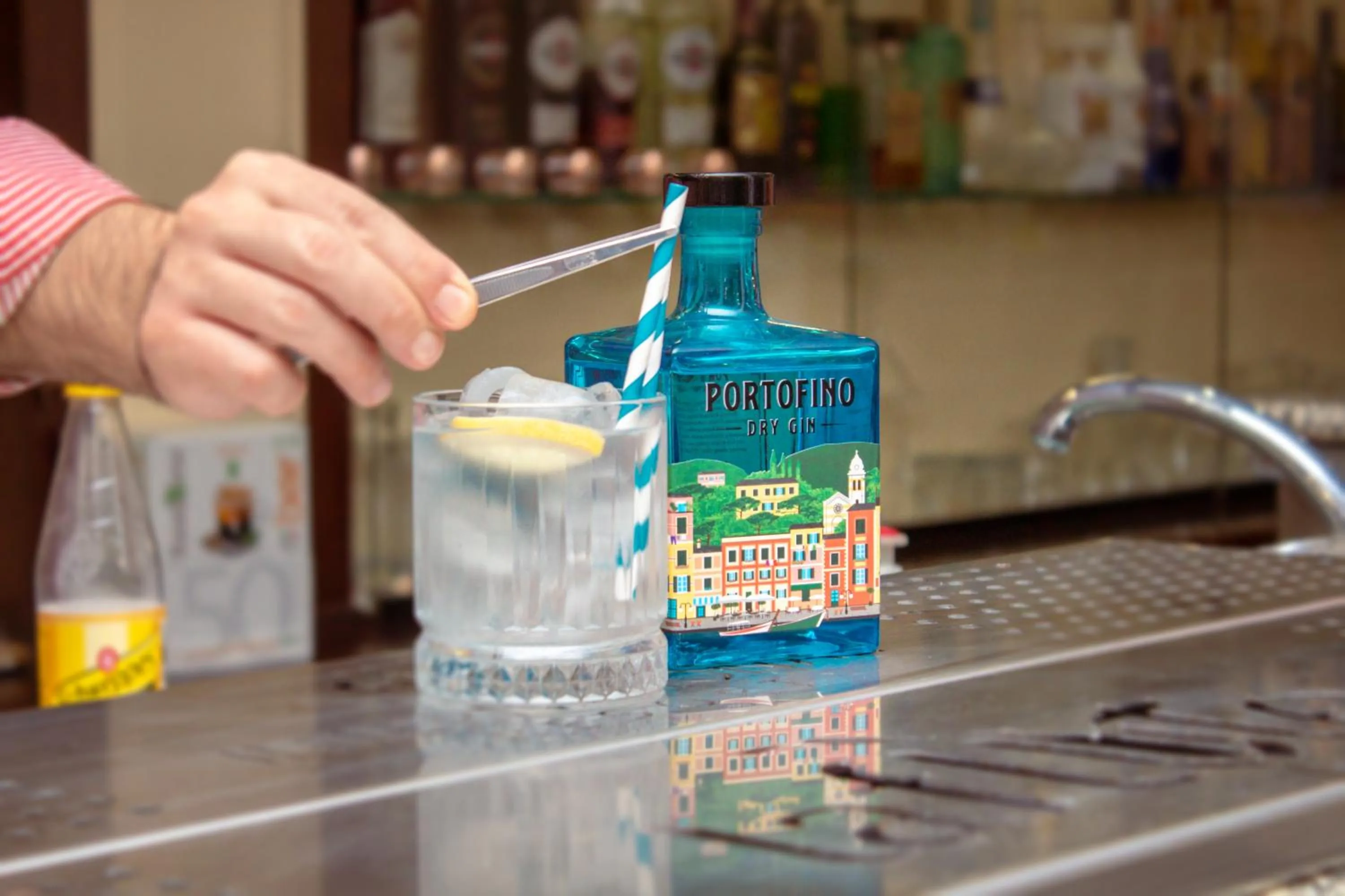 Restaurant/places to eat in International Resort