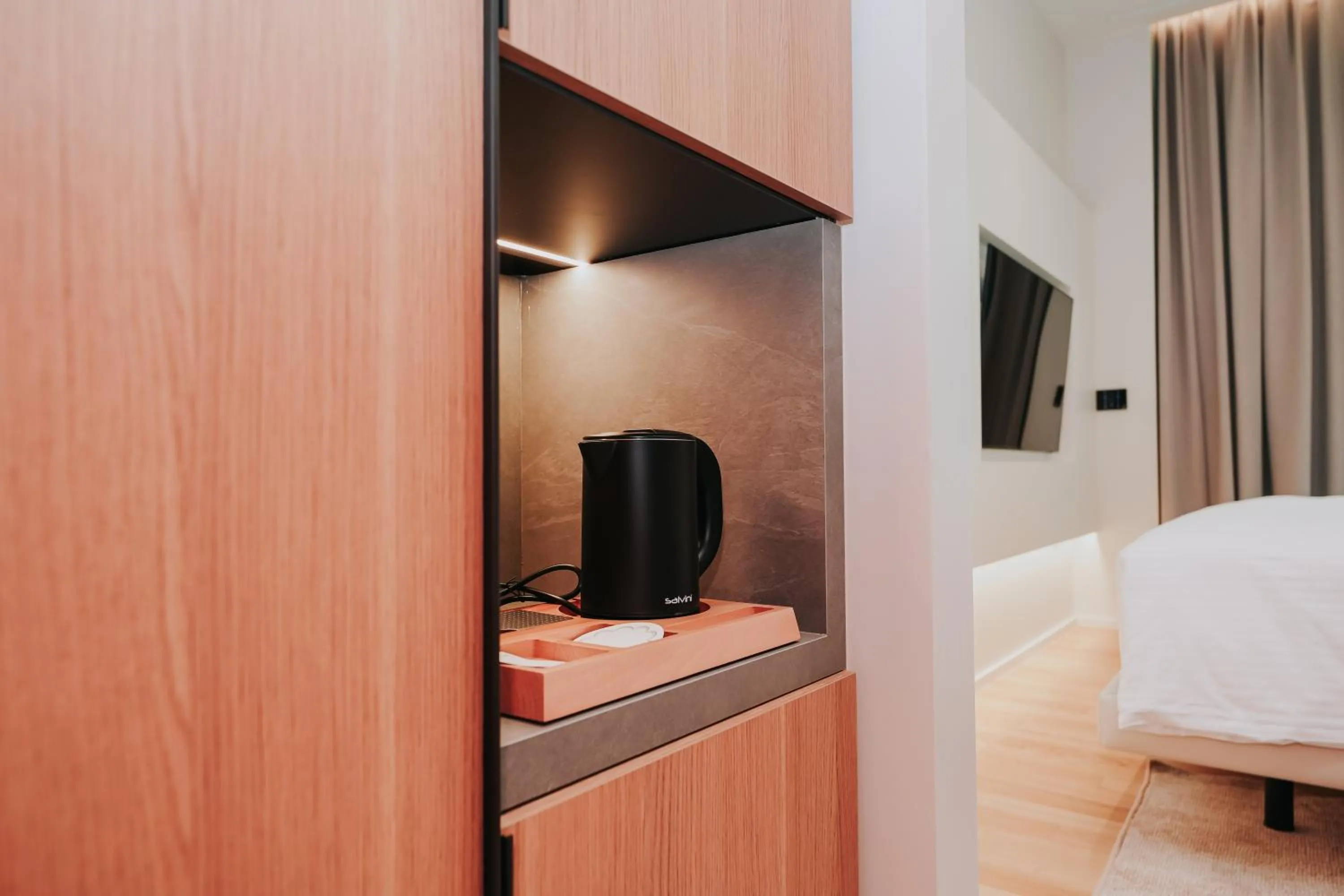 Coffee/tea facilities, Bed in Magnus Hotel & SPA