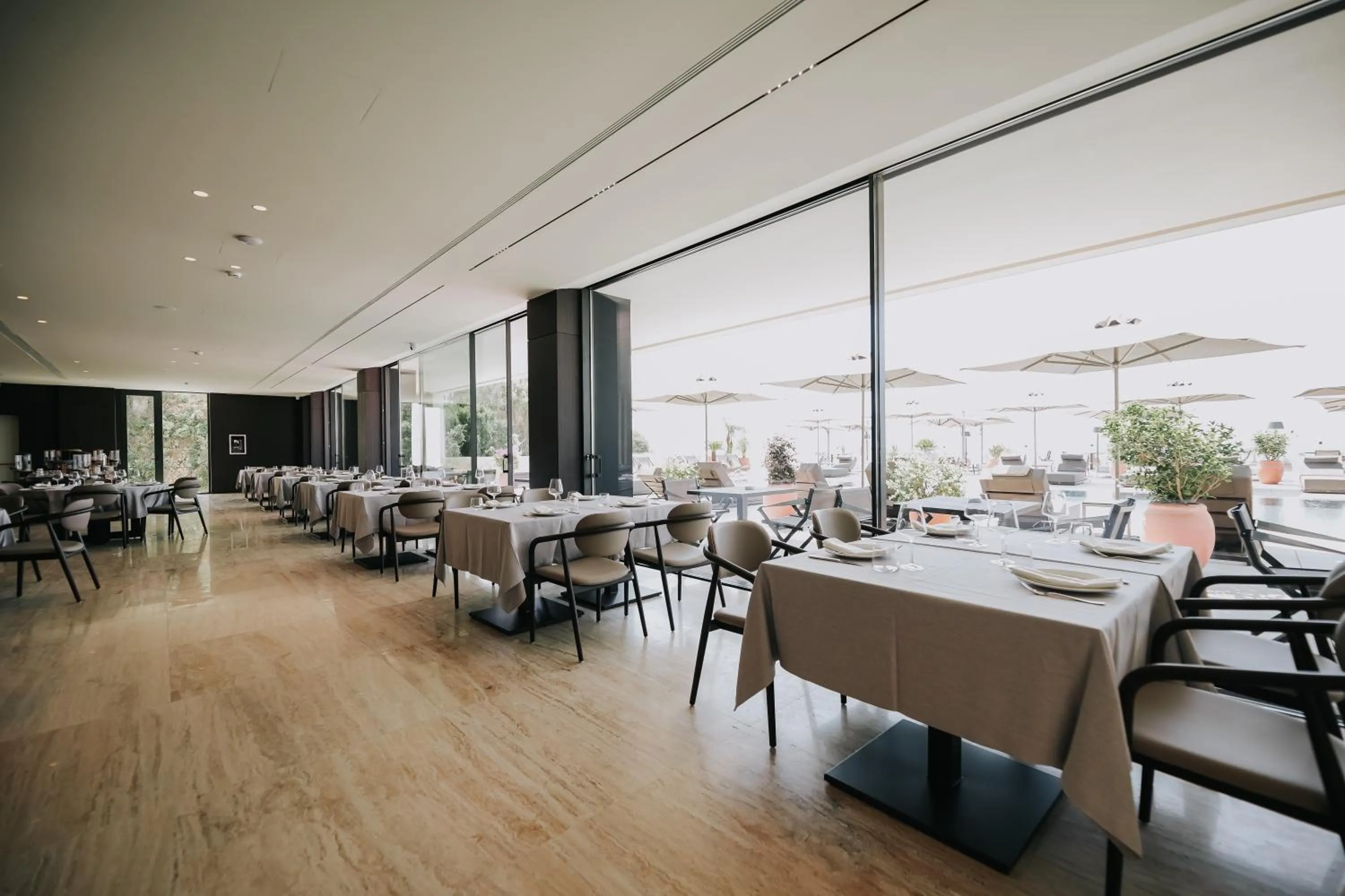 Restaurant/places to eat in Magnus Hotel & SPA