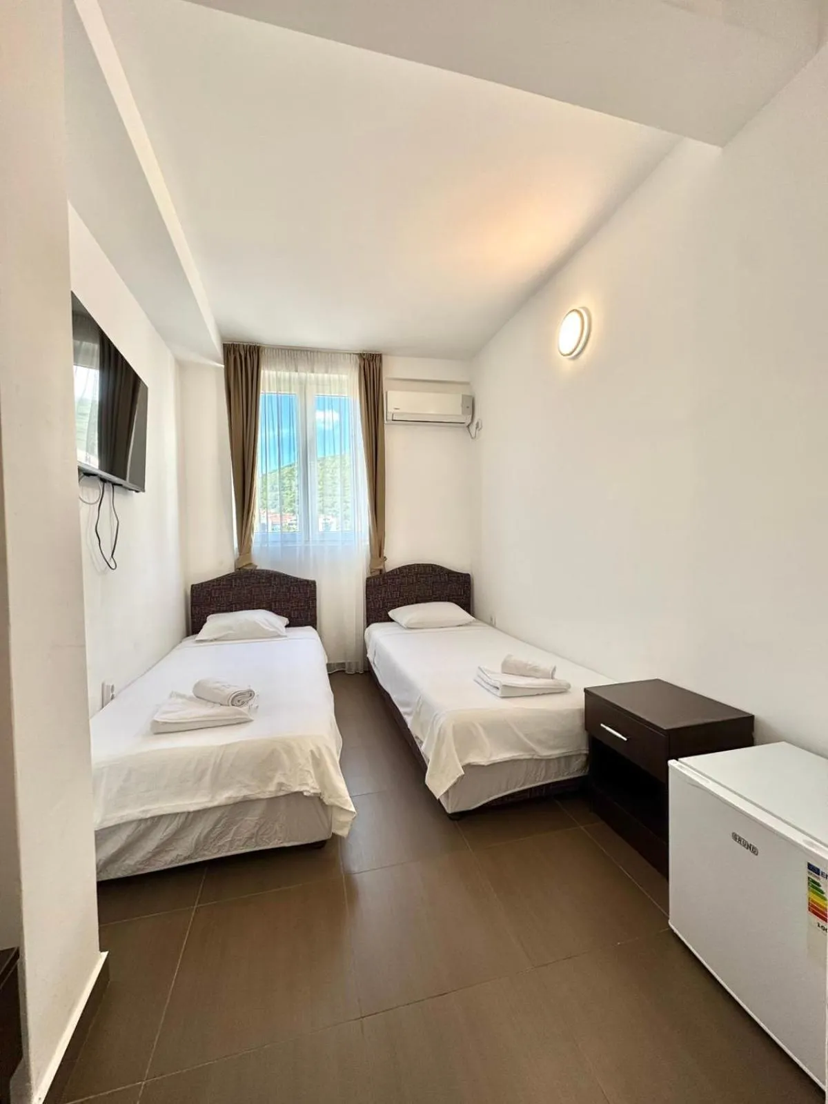 Bed in Hotel Lobo Budva