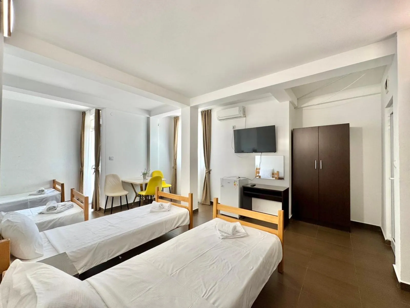 Bed in Hotel Lobo Budva