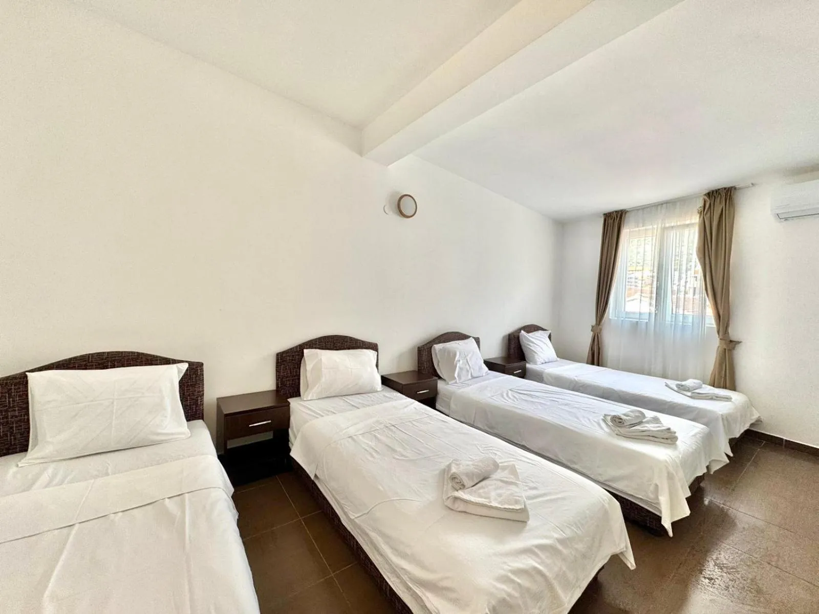 Bed in Hotel Lobo Budva