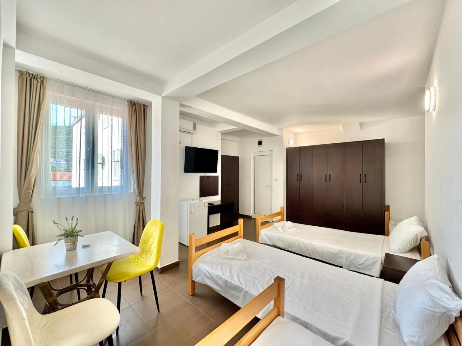 Bed in Hotel Lobo Budva