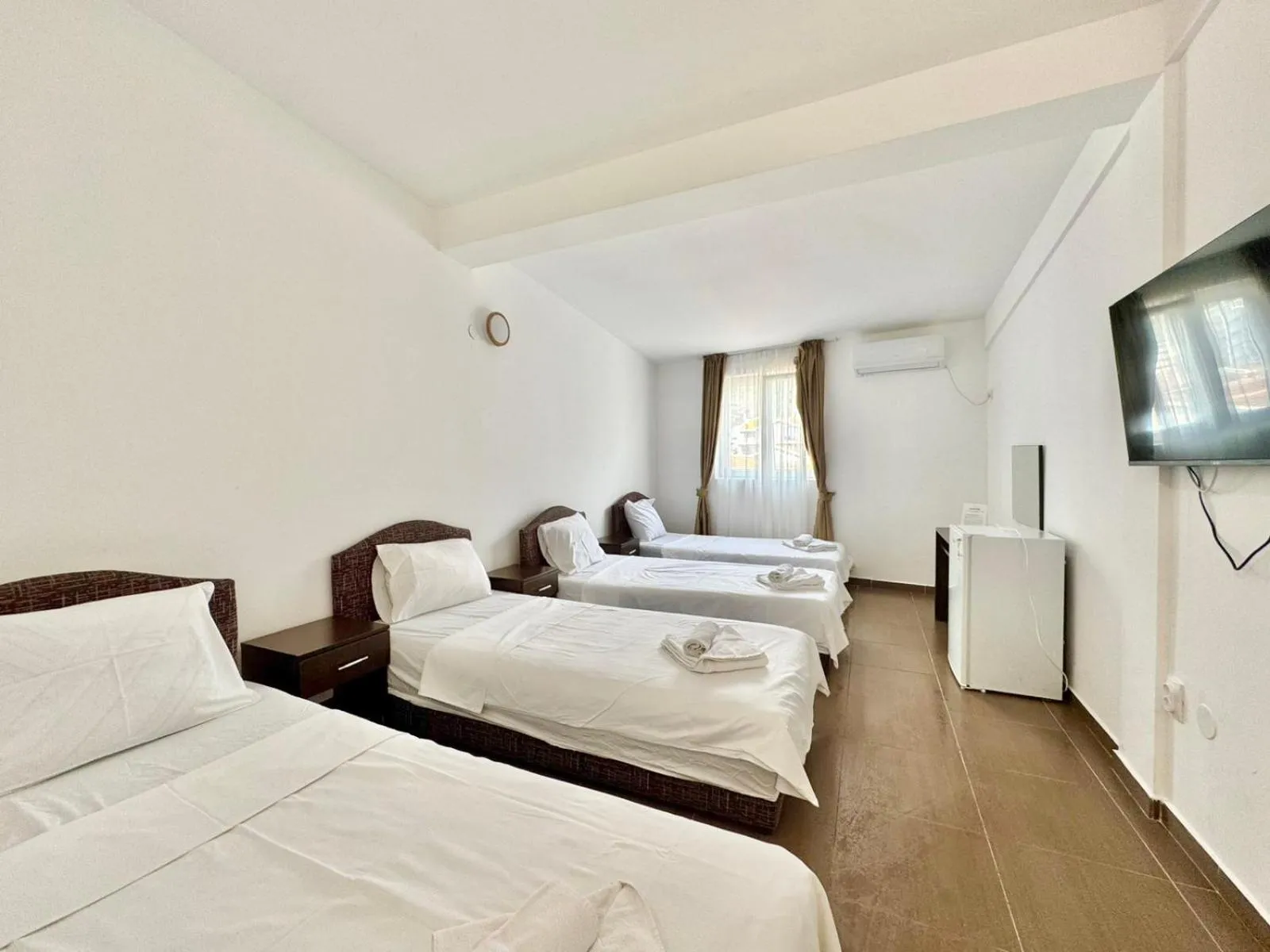 Bed in Hotel Lobo Budva