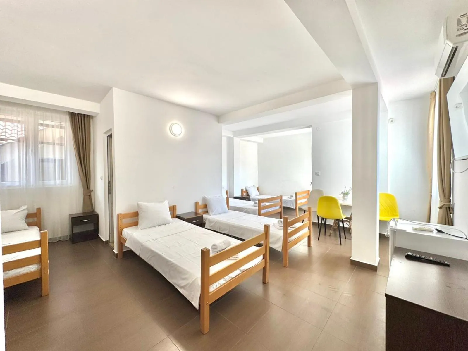 Bed in Hotel Lobo Budva