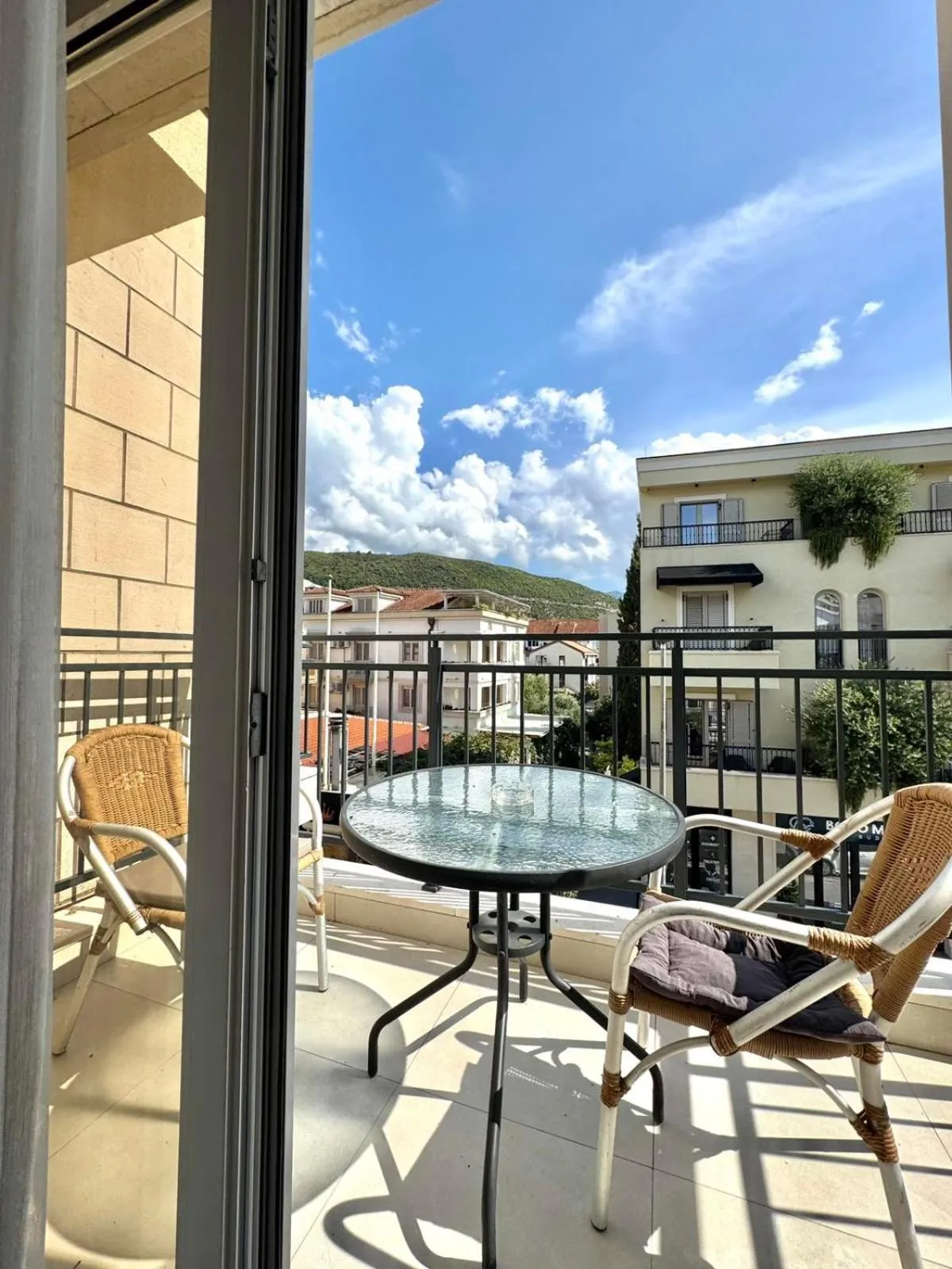 Patio in Hotel Lobo Budva