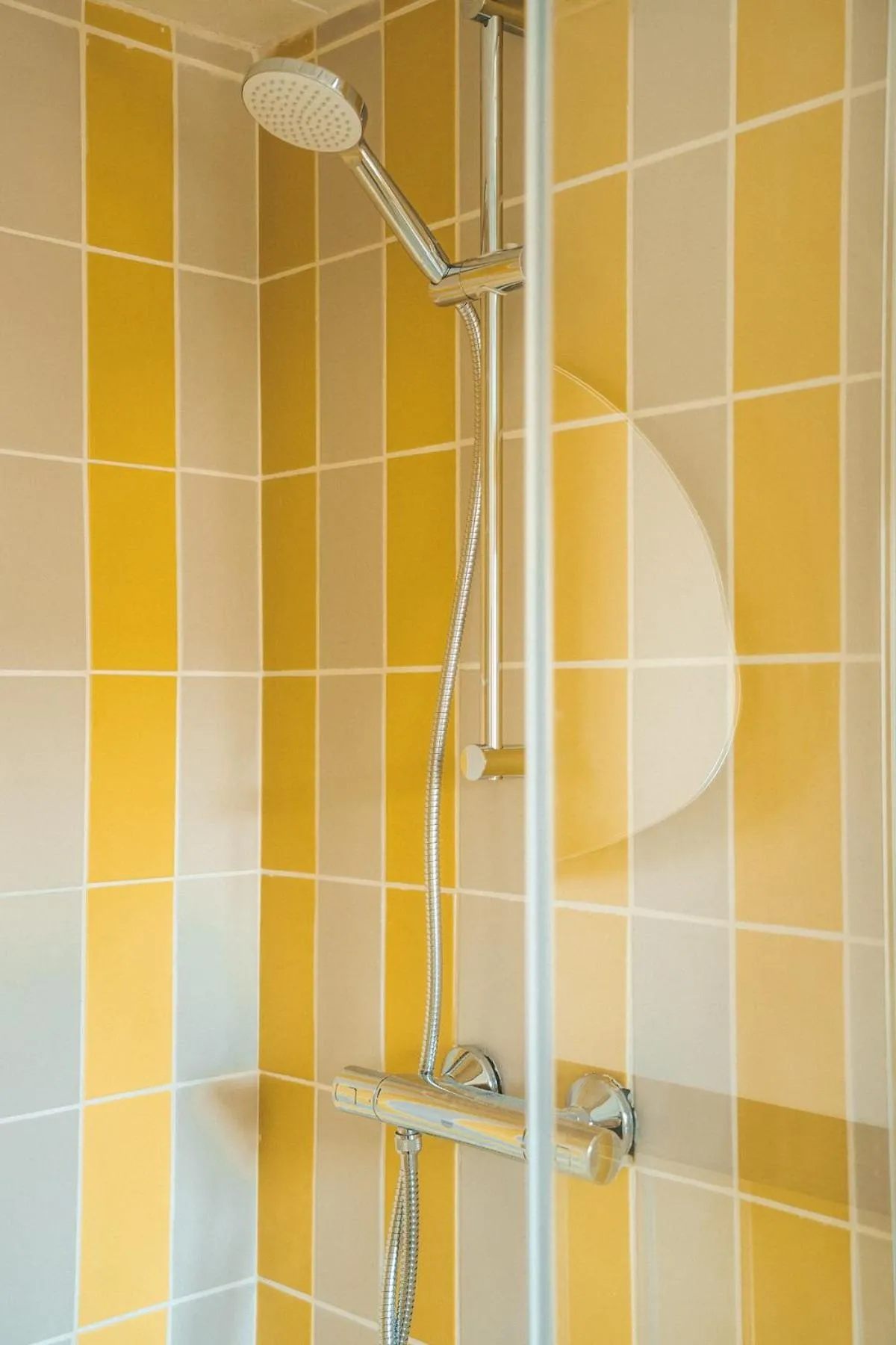 Shower in Hotel Bleu Soleil