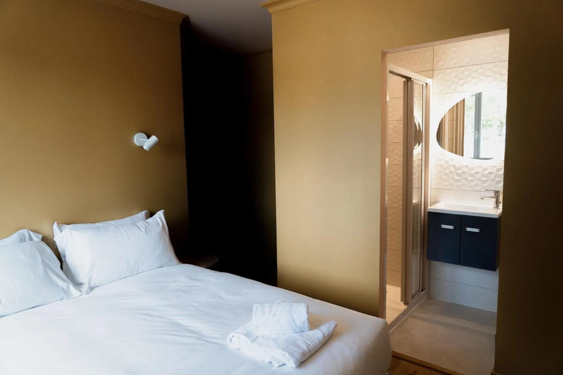 Bed in Hotel Bleu Soleil