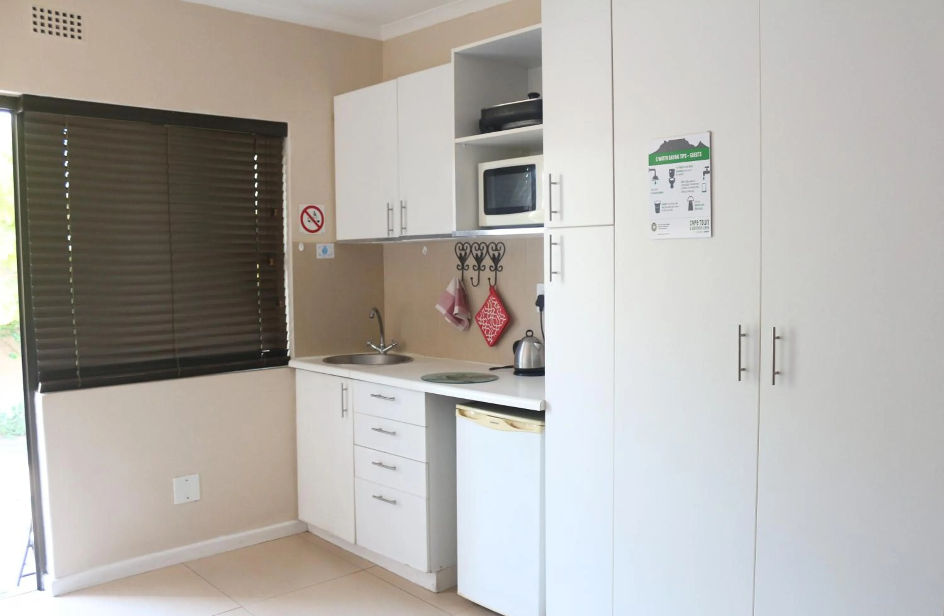 Kitchen or kitchenette in Tyger Classique Self-Catering Cape Town, Tyger Valley