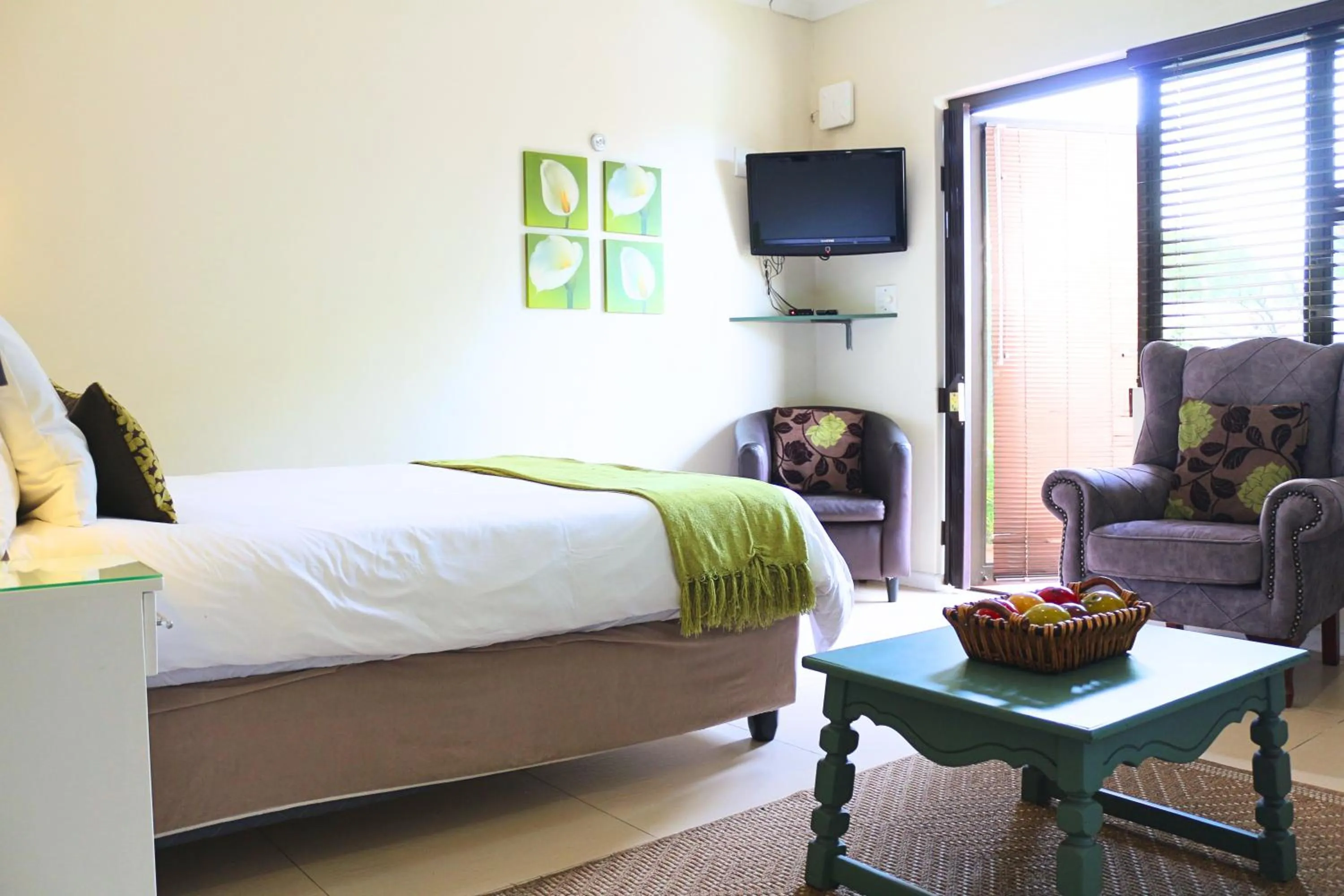 Bed in Tyger Classique Self-Catering Cape Town, Tyger Valley