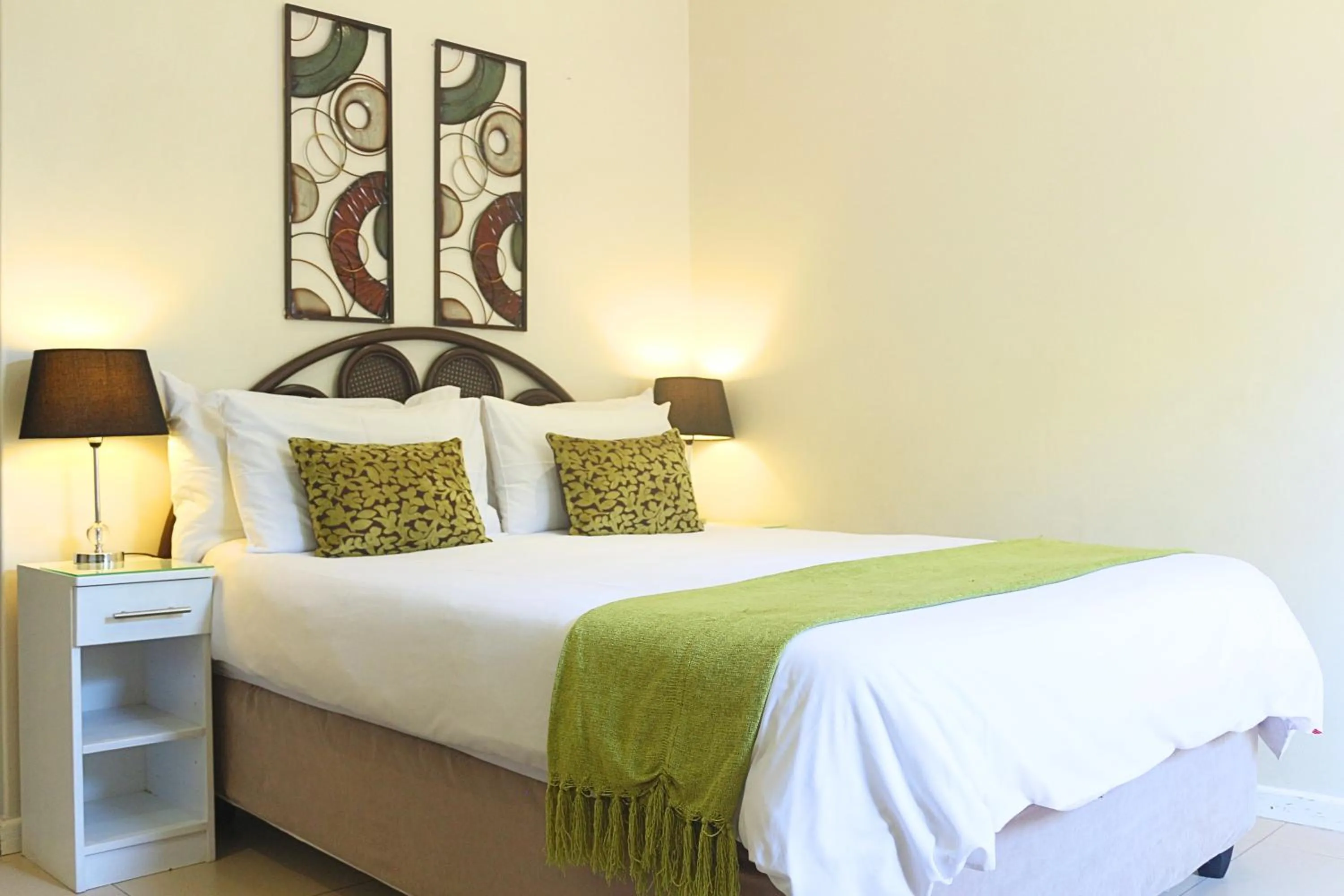 Bed in Tyger Classique Self-Catering Cape Town, Tyger Valley