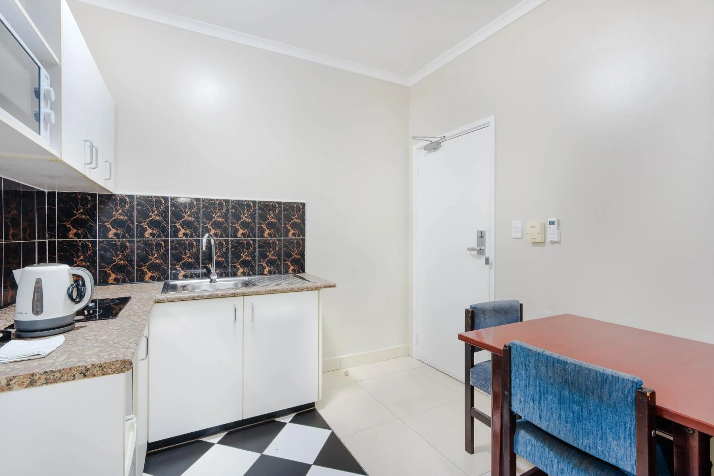 Family Studio in Citi Serviced Apartments - Lagatoi Place