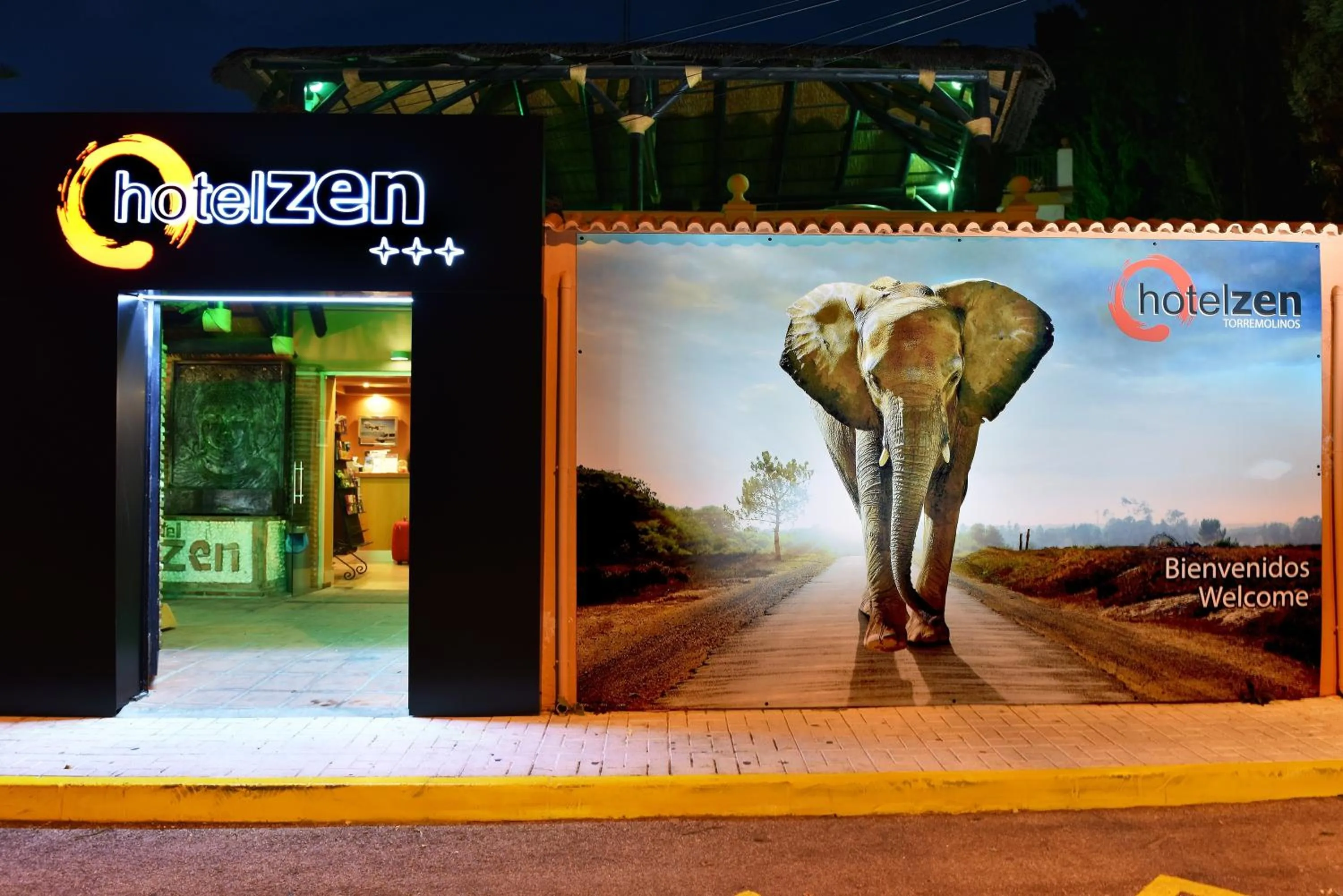 Facade/entrance in Hotel Zen Airport