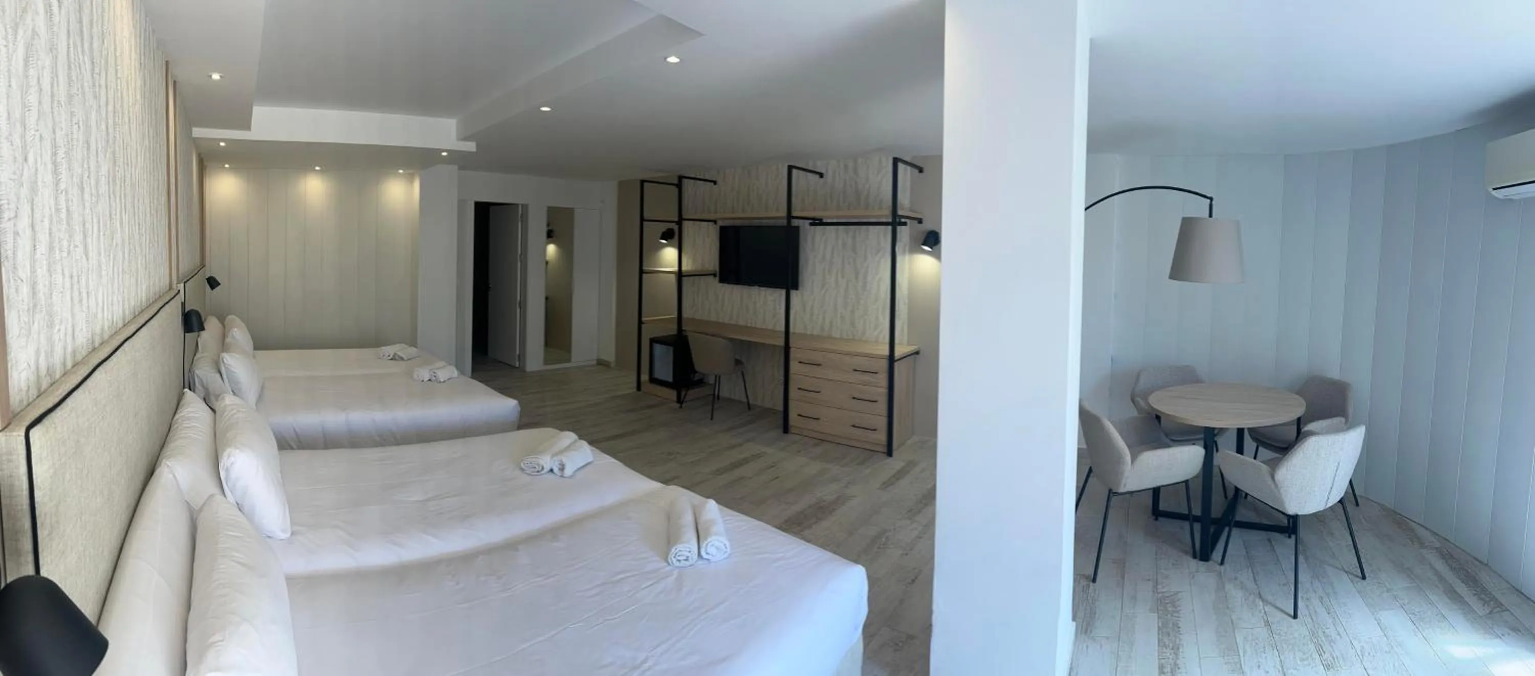 Bed in Hotel Zen Airport