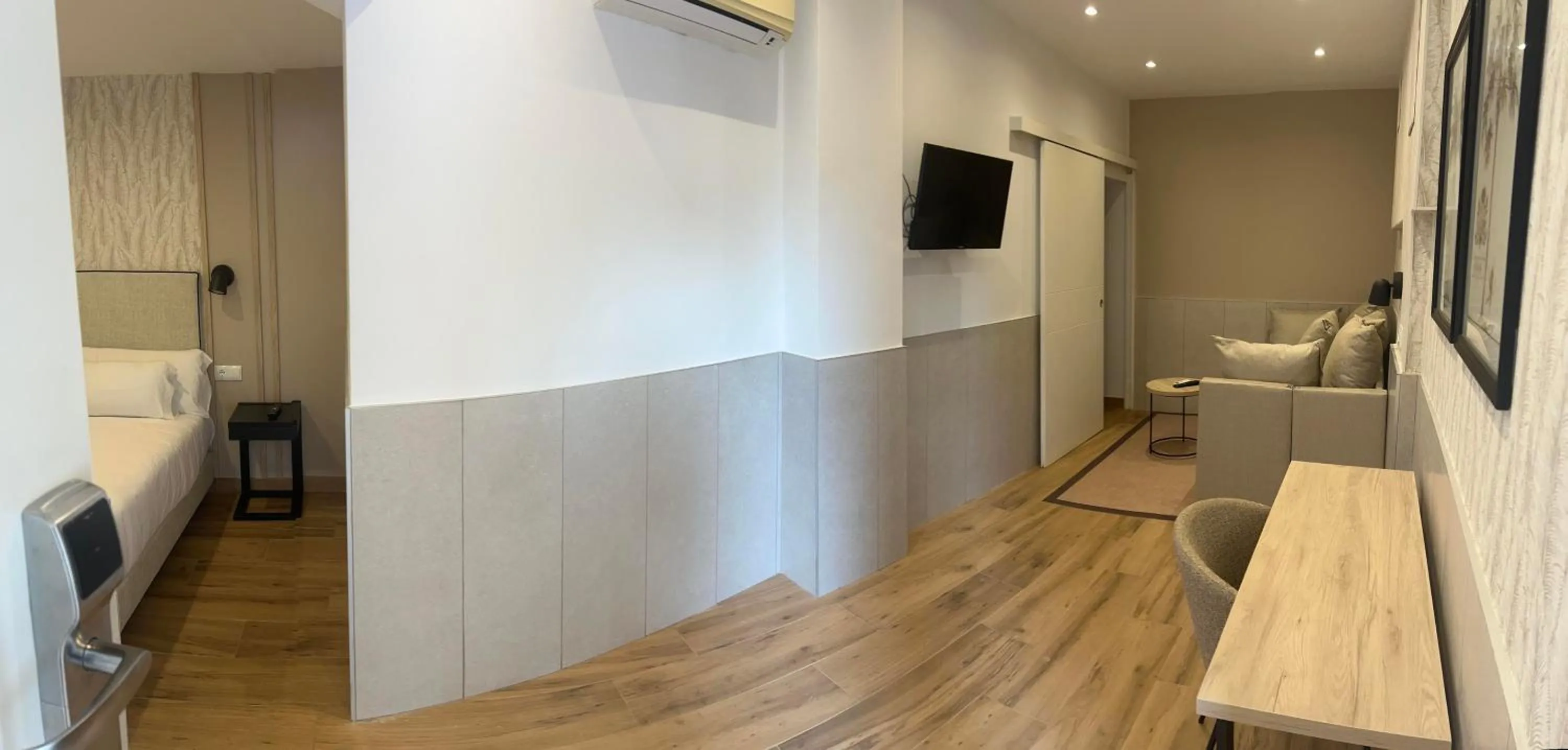 Bed in Hotel Zen Airport